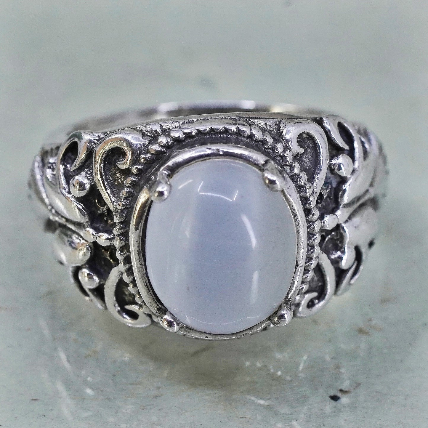 Size 9, Vintage sterling 925 silver ring handmade with oval white cats eye