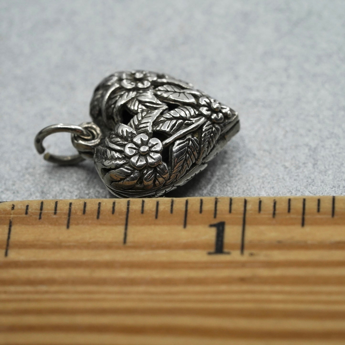 Vintage sterling 925 silver Jezlaine filigree floral heart pendant charm