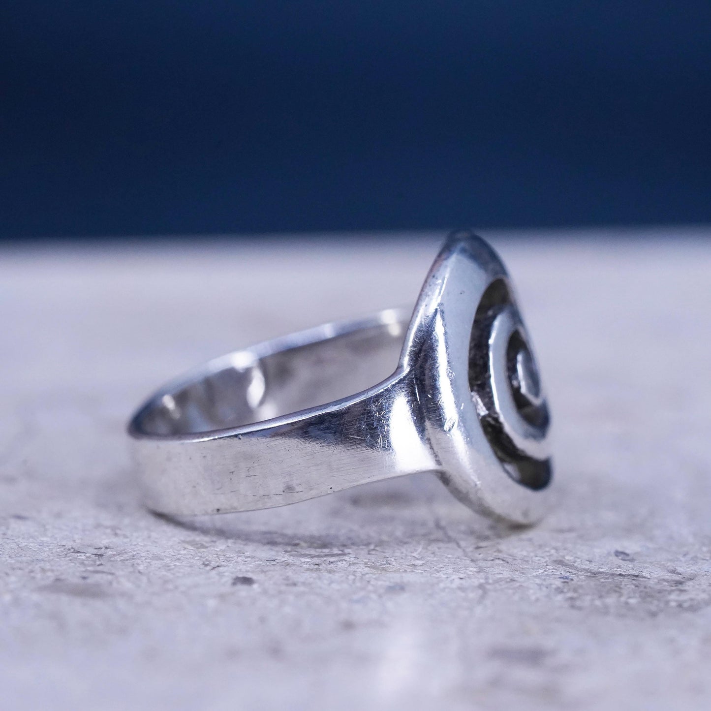 Size 6, vintage Sterling silver handmade ring, 925 spiral swirly band