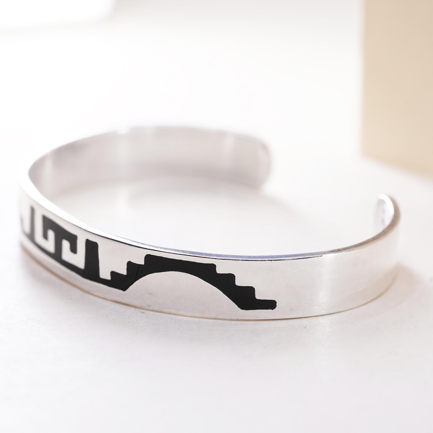 7", vintage Mexican Sterling silver handmade cuff, 925 bracelet w/ black enamel