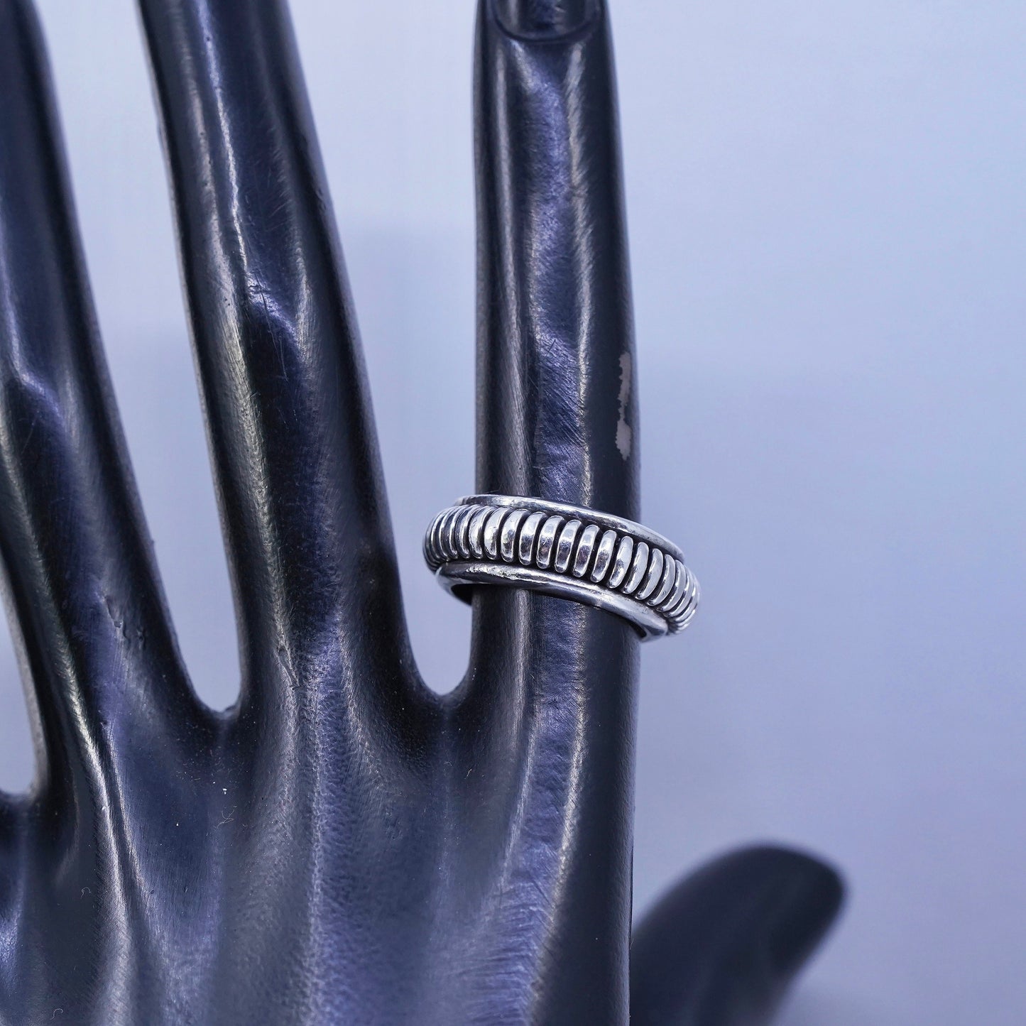 Size 6, southwestern Mexican Sterling 925 silver ring, spinner ribbed band