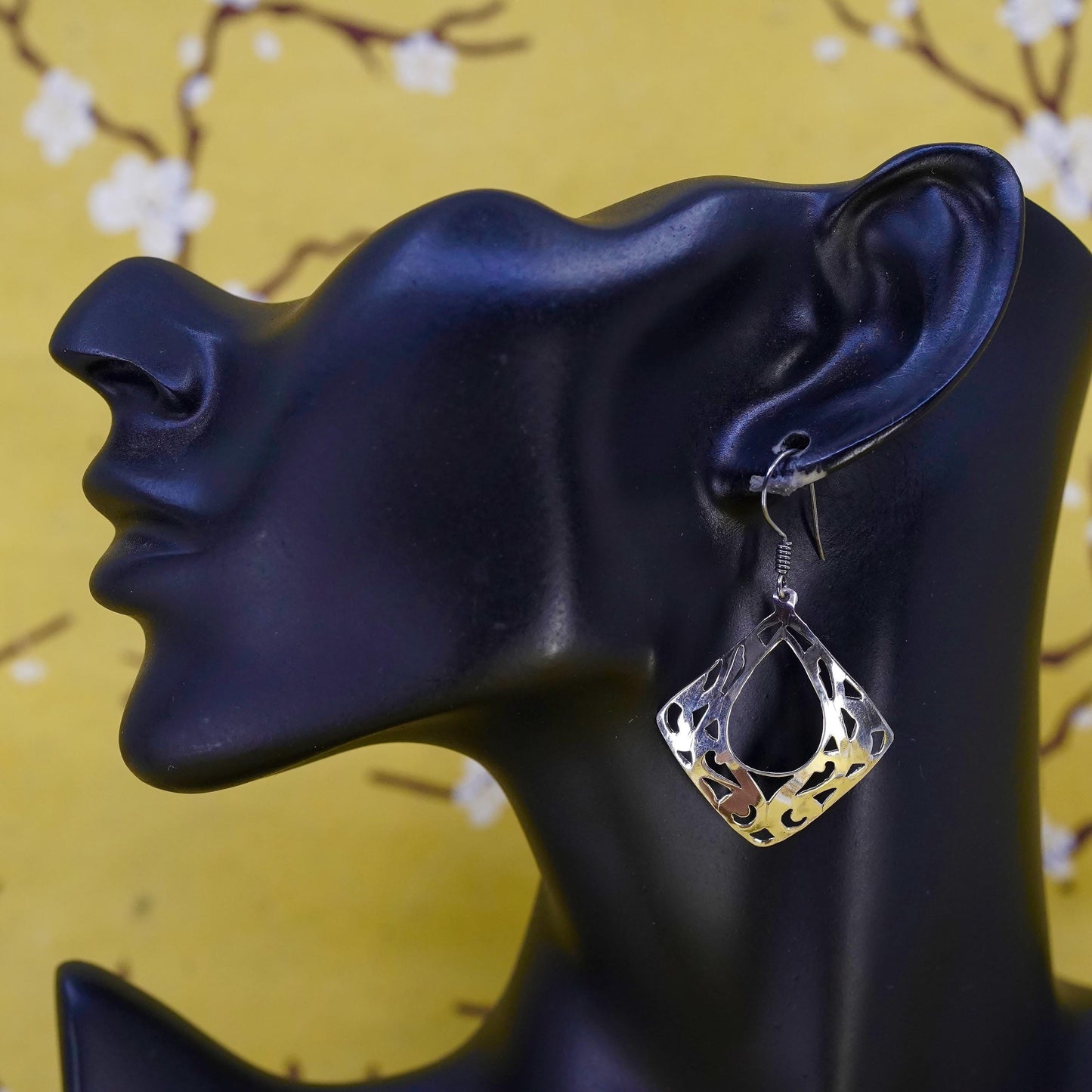 Vintage Sterling silver handmade earrings, 925 filigree diamond shaped drops