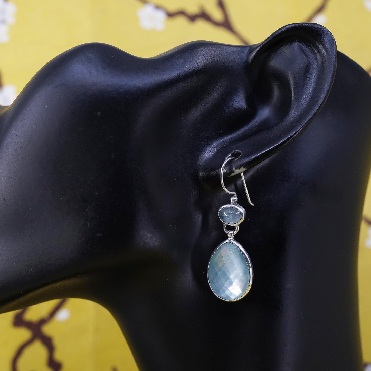 JGD Janice GIRARDI Sterling silver earrings, 925 teardrop mother of pearl