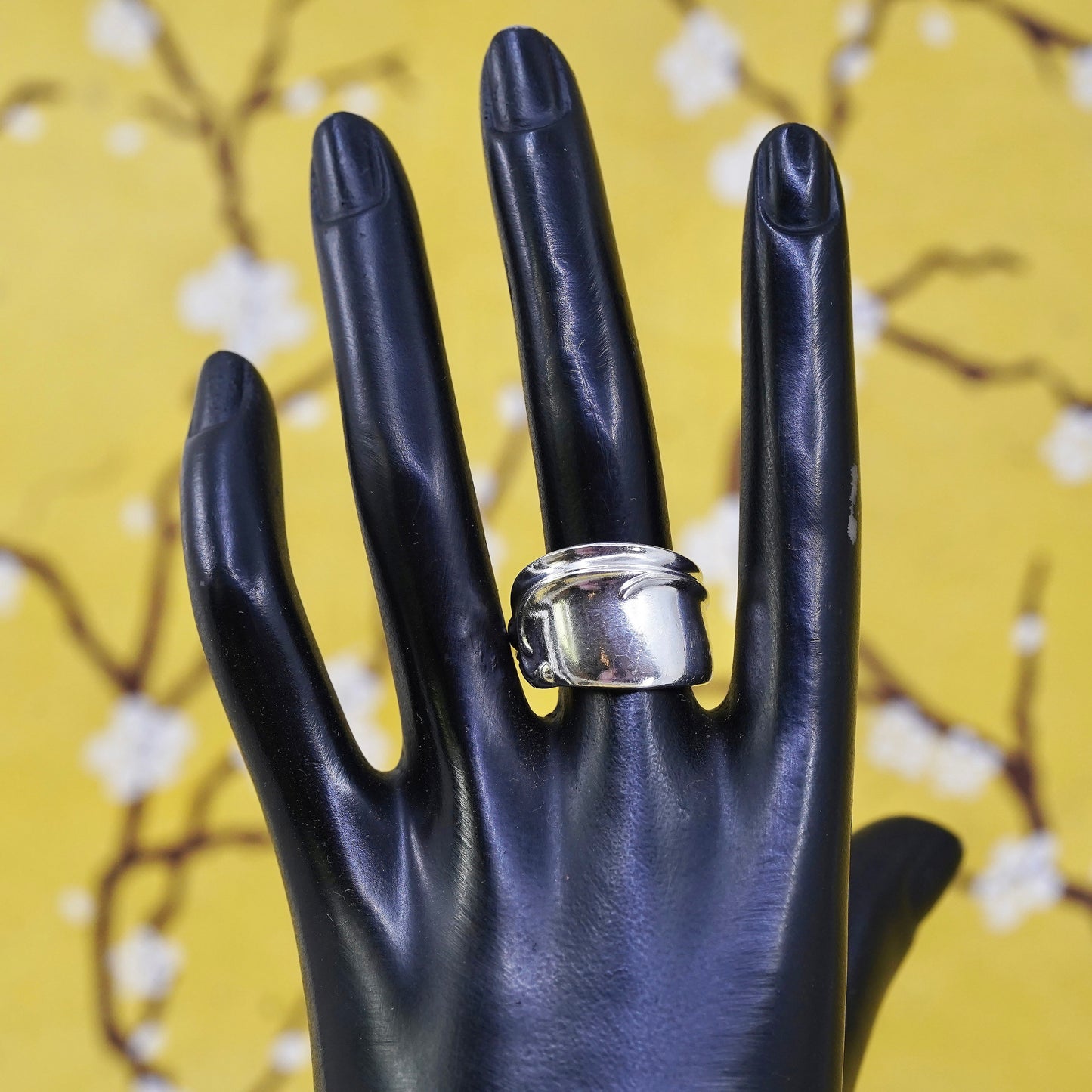 Size 7, vintage silver tone handmade spoon ring