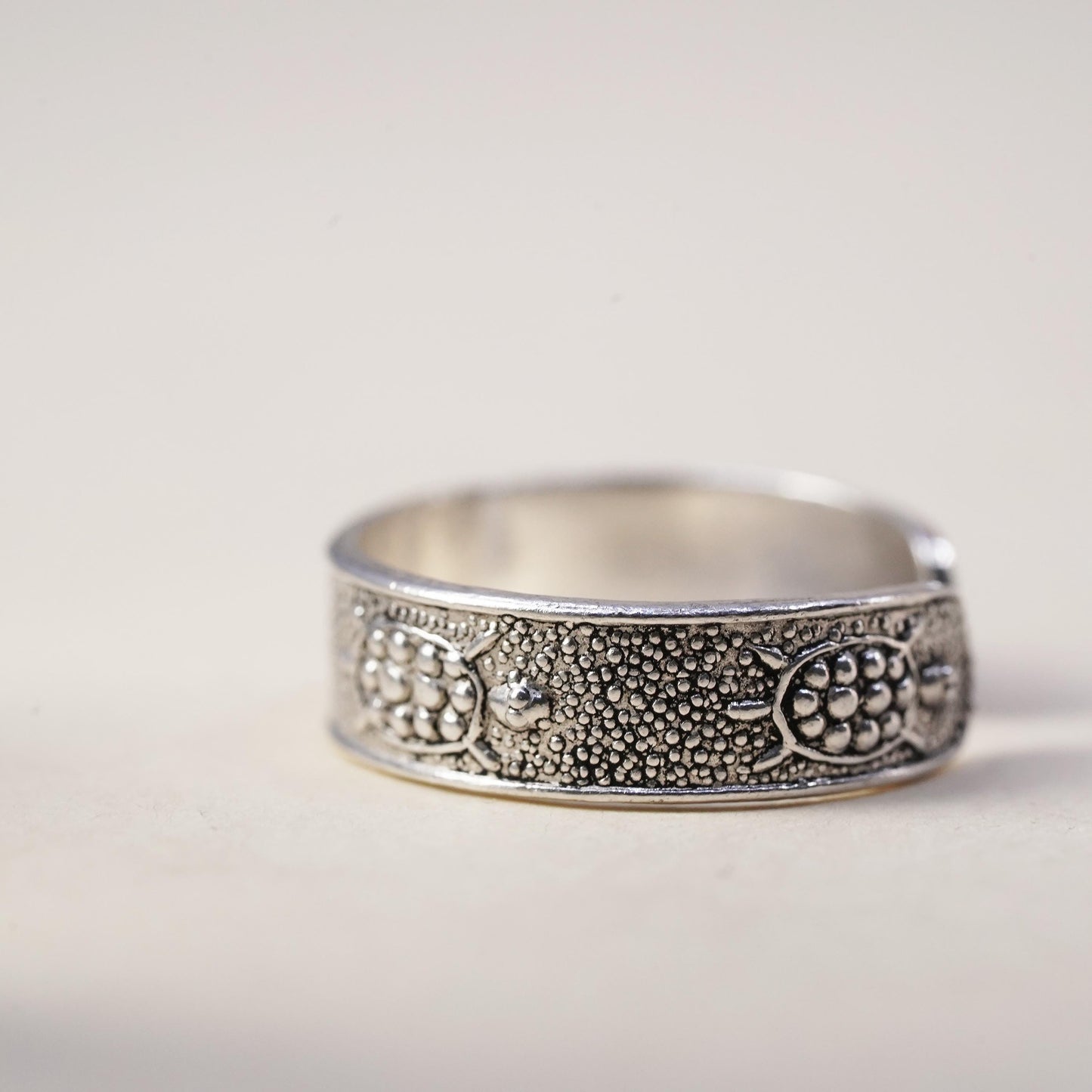 Size 2.75, vintage sterling silver handmade ring, 925 turtle open band
