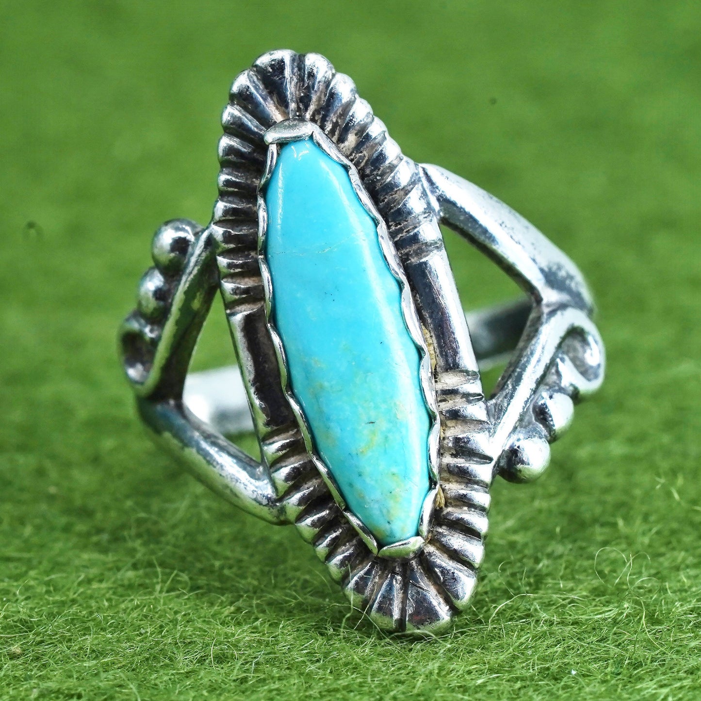 Size 7, Native American sterling silver ring, handmade 925 band with turquoise