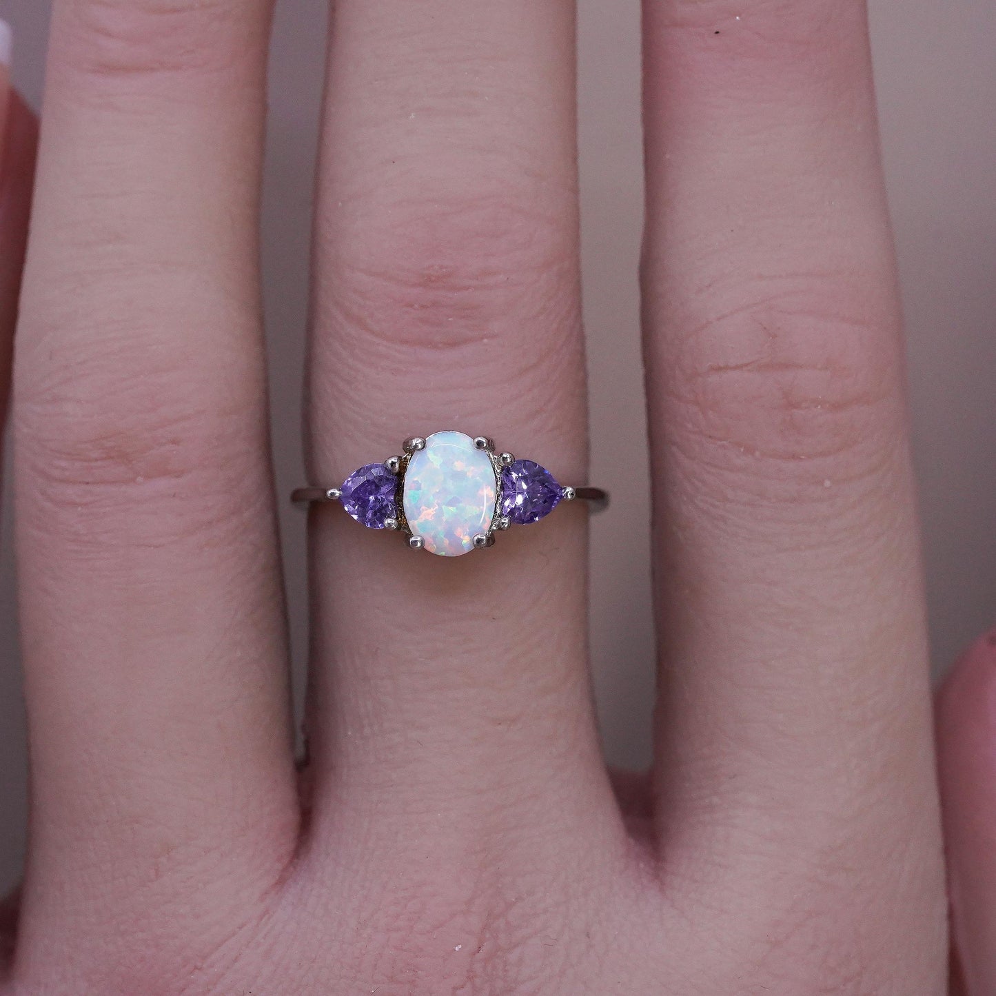 Size 7, vintage Sterling Silver 925 opal Ring with amethyst details