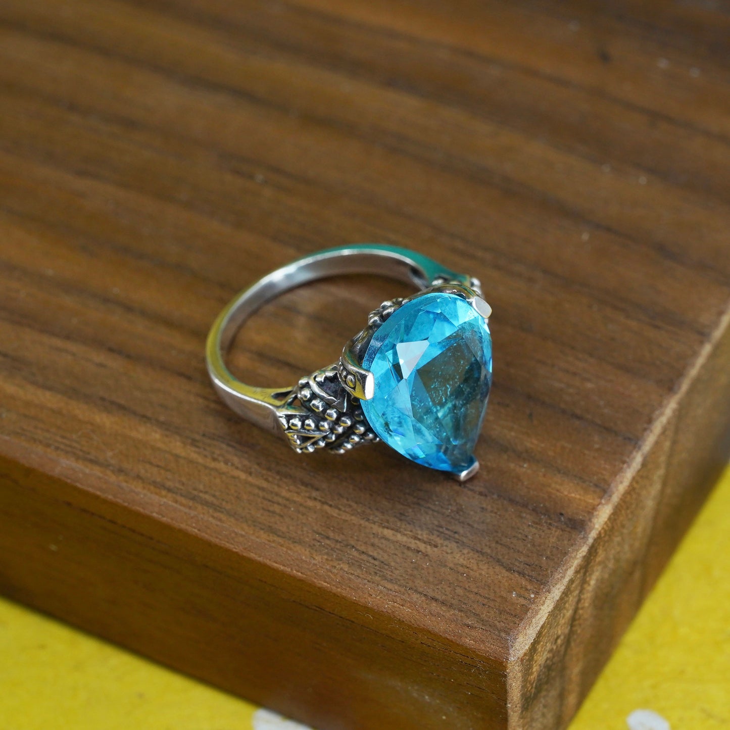 Size 7, vintage Sterling 925 silver statement ring with teardrop blue topaz