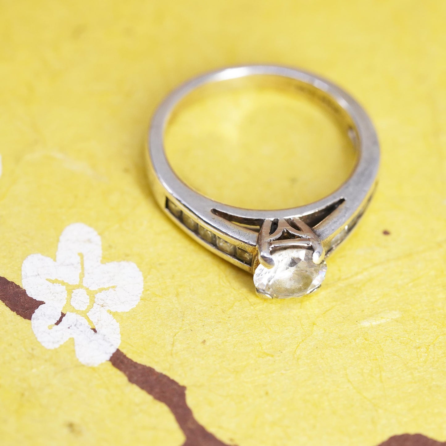 Size 7, vintage Sterling silver 925 engagement ring with cz