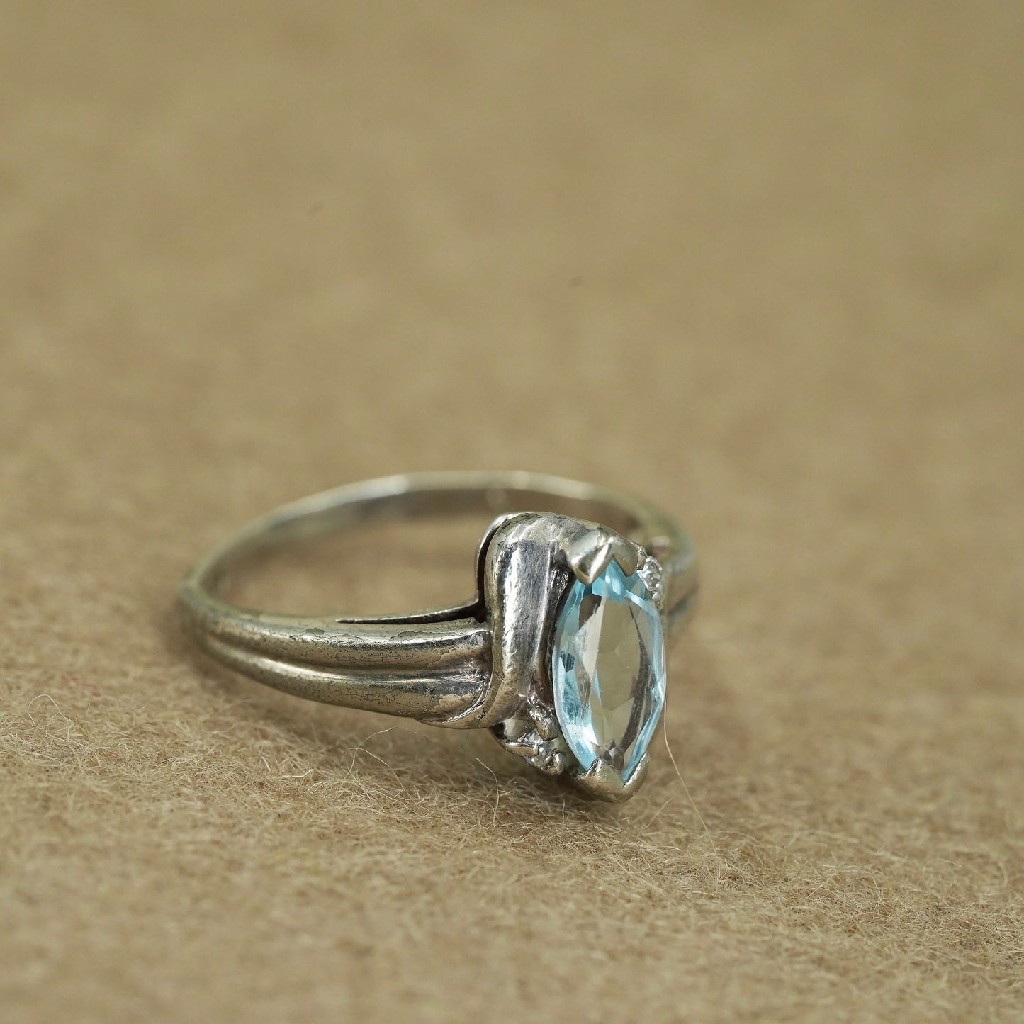 Size 7, vintage Sterling 925 silver handmade filigree ring with blue crystal