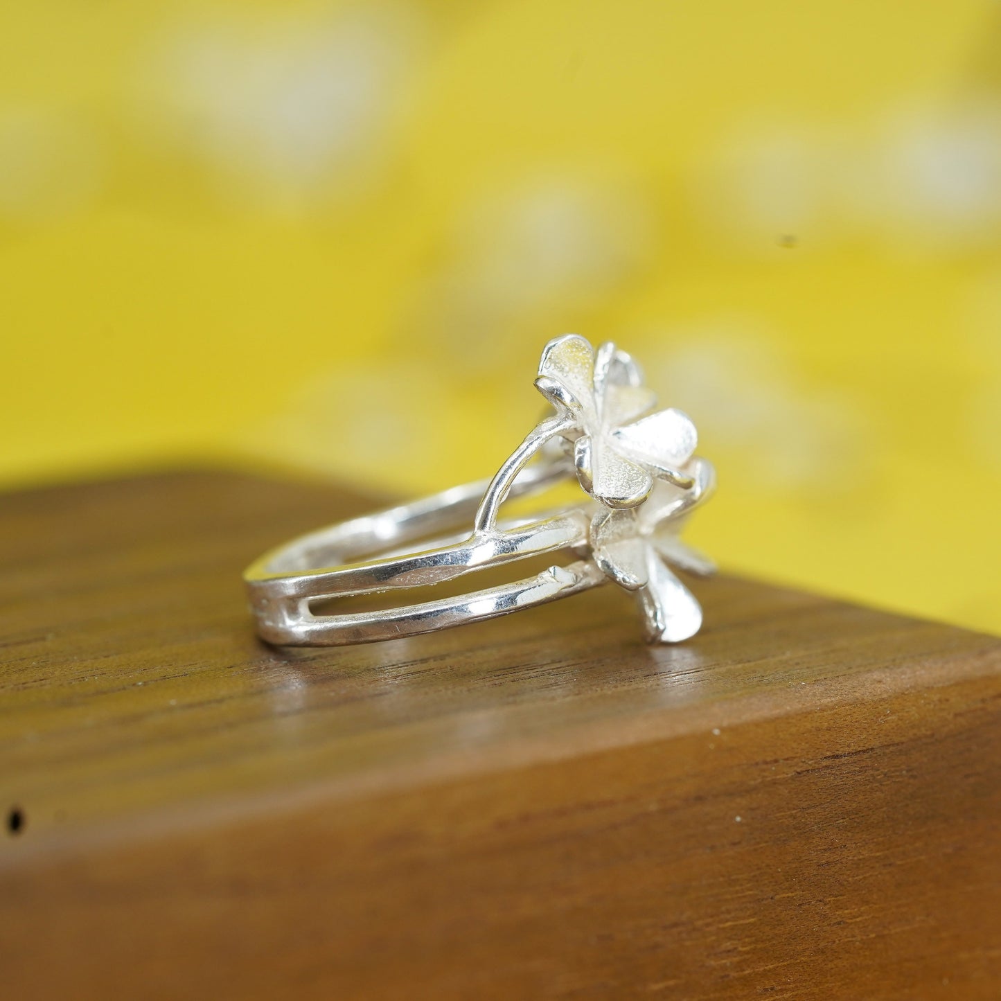 Size 5.5, vintage Sterling 925 silver cluster plumeria flower ring