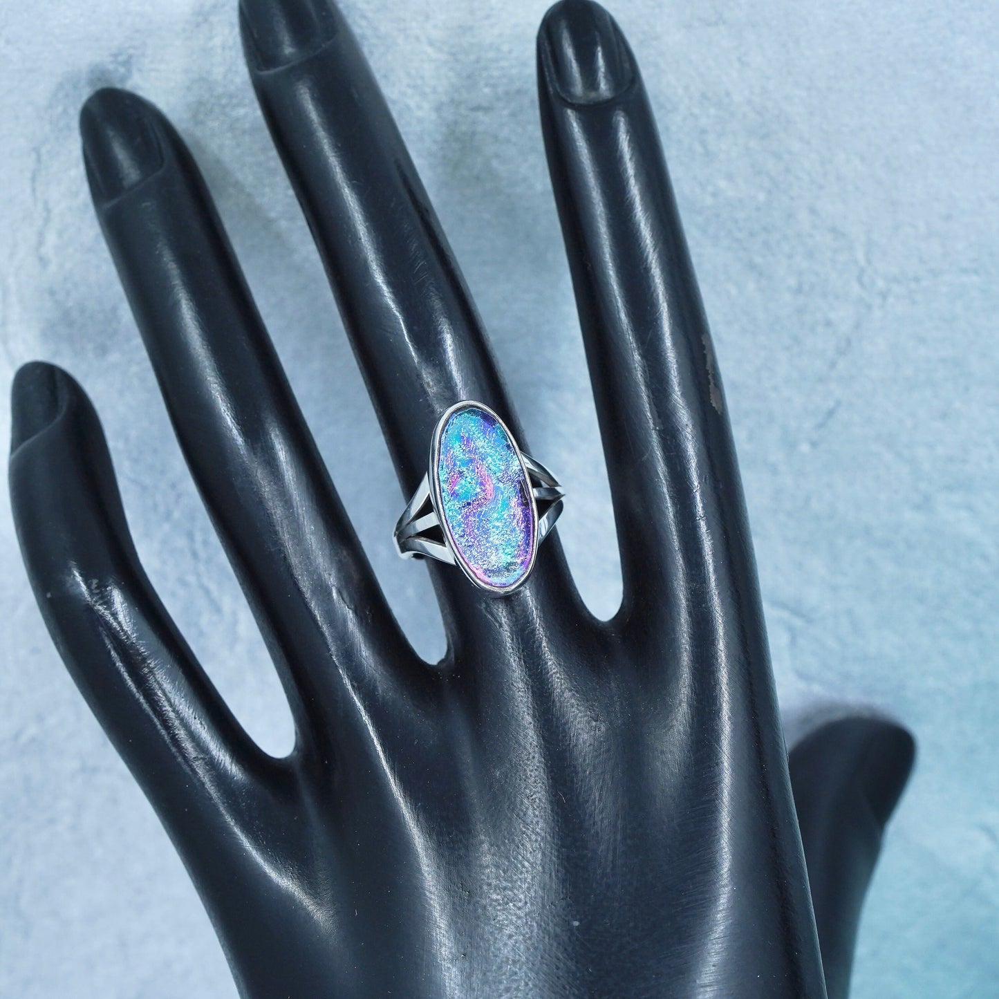 Size 6, vintage Sterling 925 silver handmade cocktail ring w/ blue foiled glass