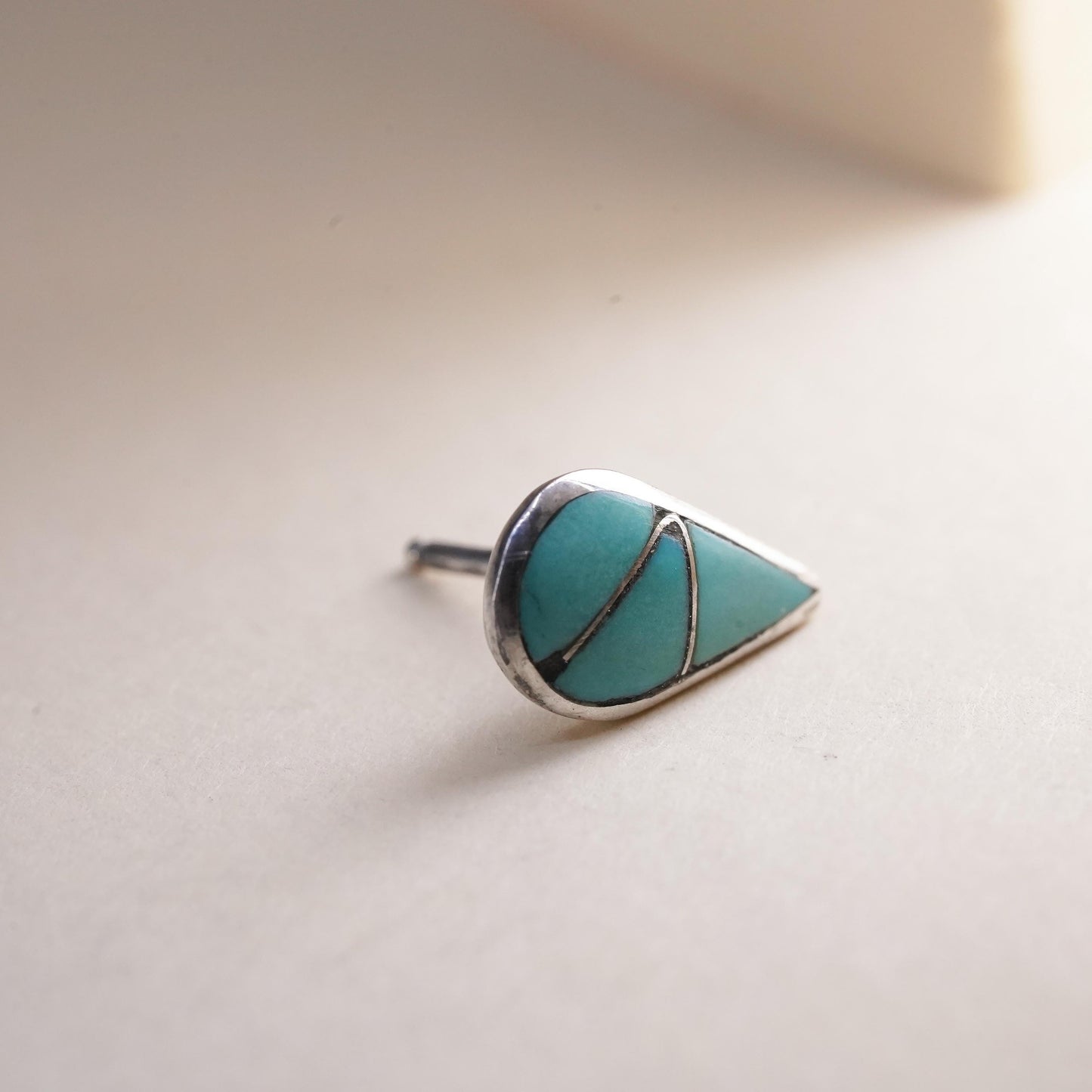 Vintage southwestern Sterling 925 silver stud with turquoise, single earring