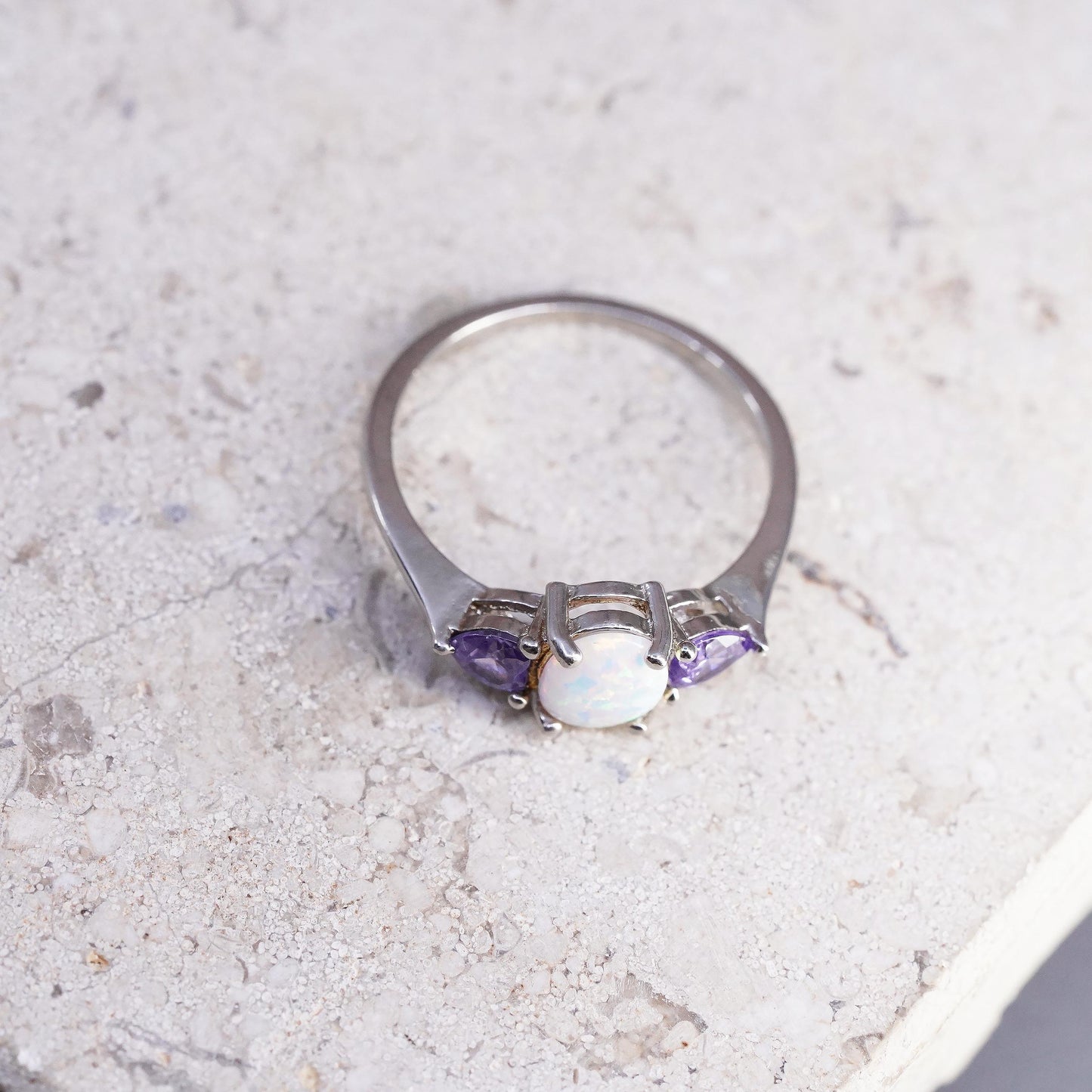 Size 7, vintage Sterling Silver 925 opal Ring with amethyst details