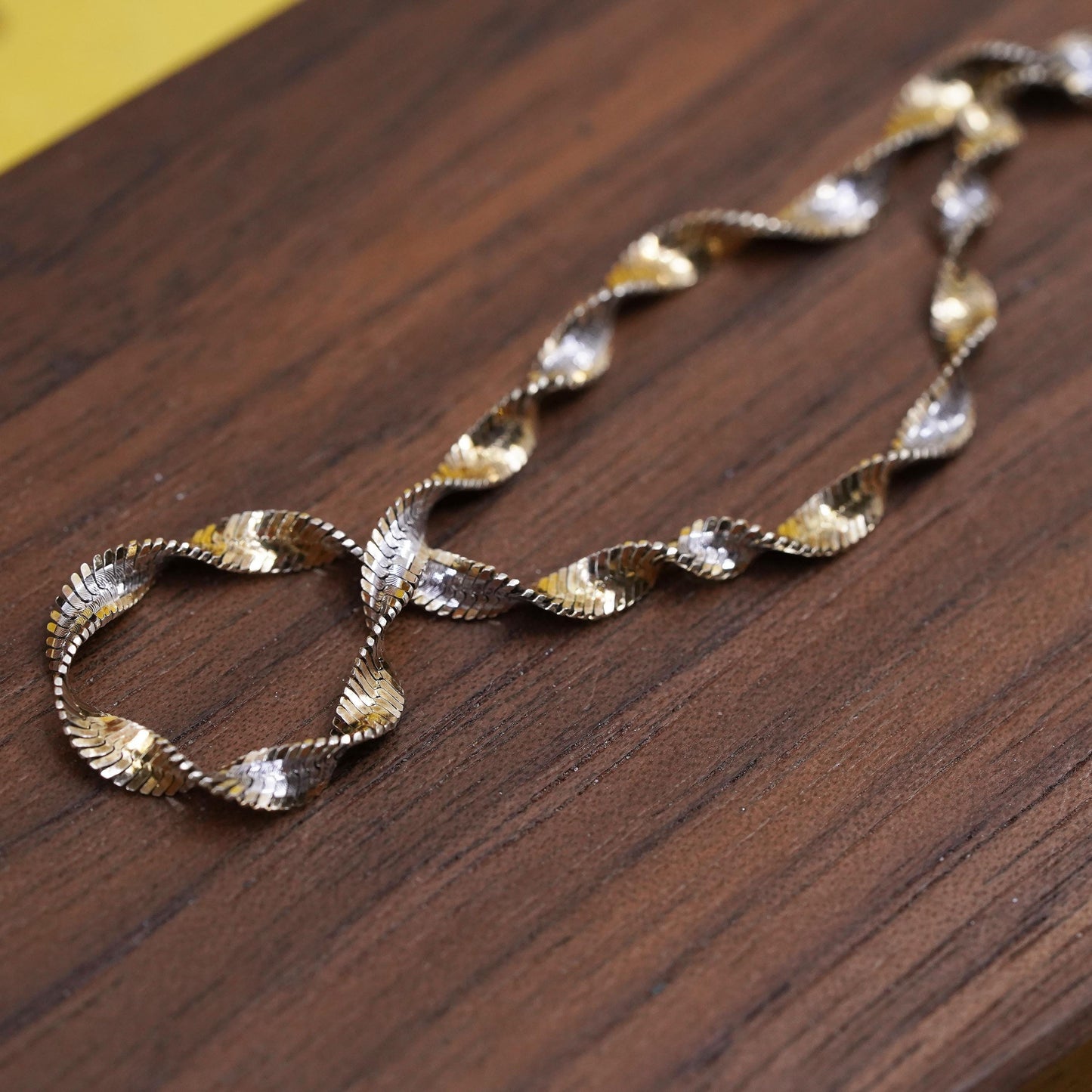 7.75" Danecraft Sterling silver twisted herringbone bracelet, Italian 925 chain