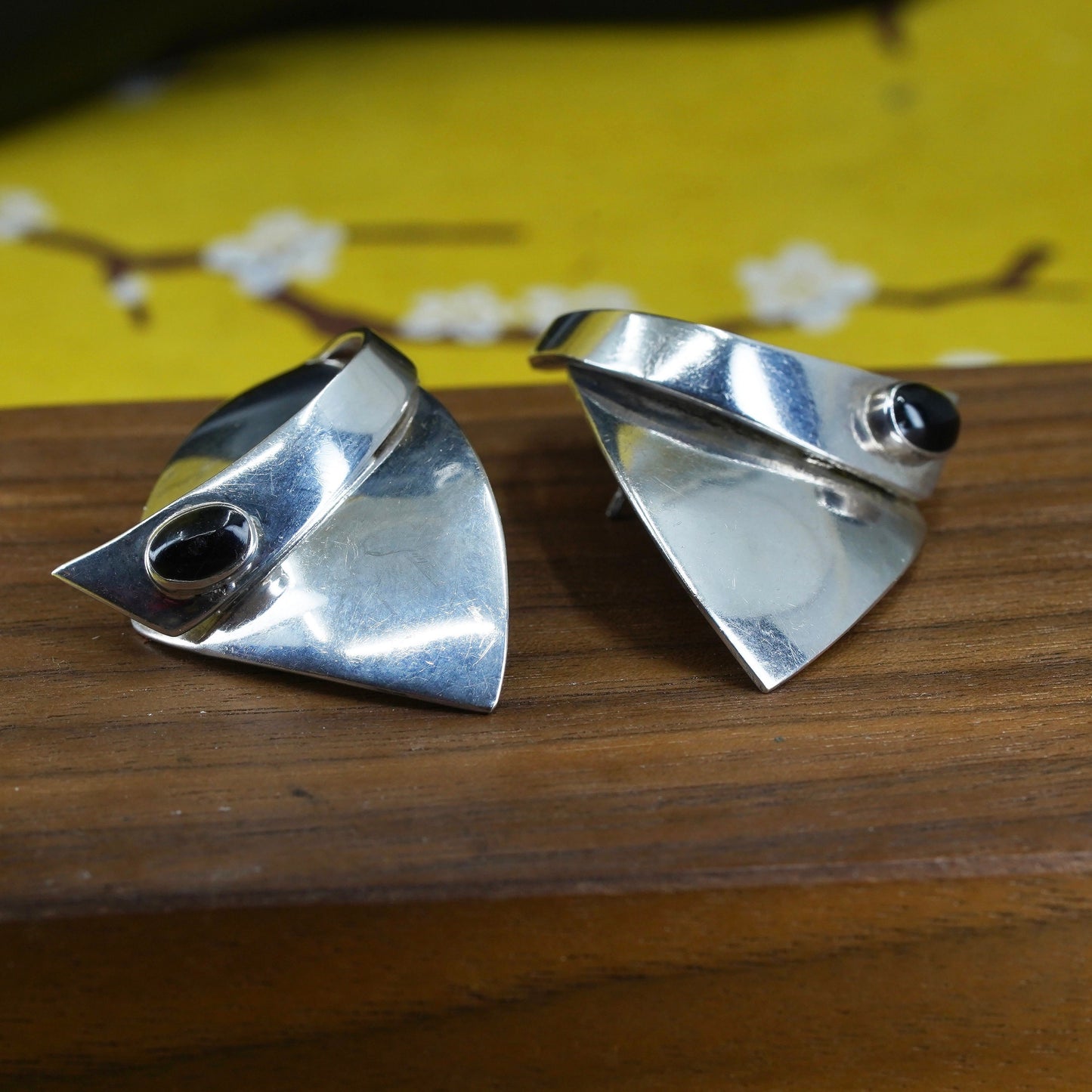 vintage mexico modern Sterling silver handmade studs, wavy earrings with onyx