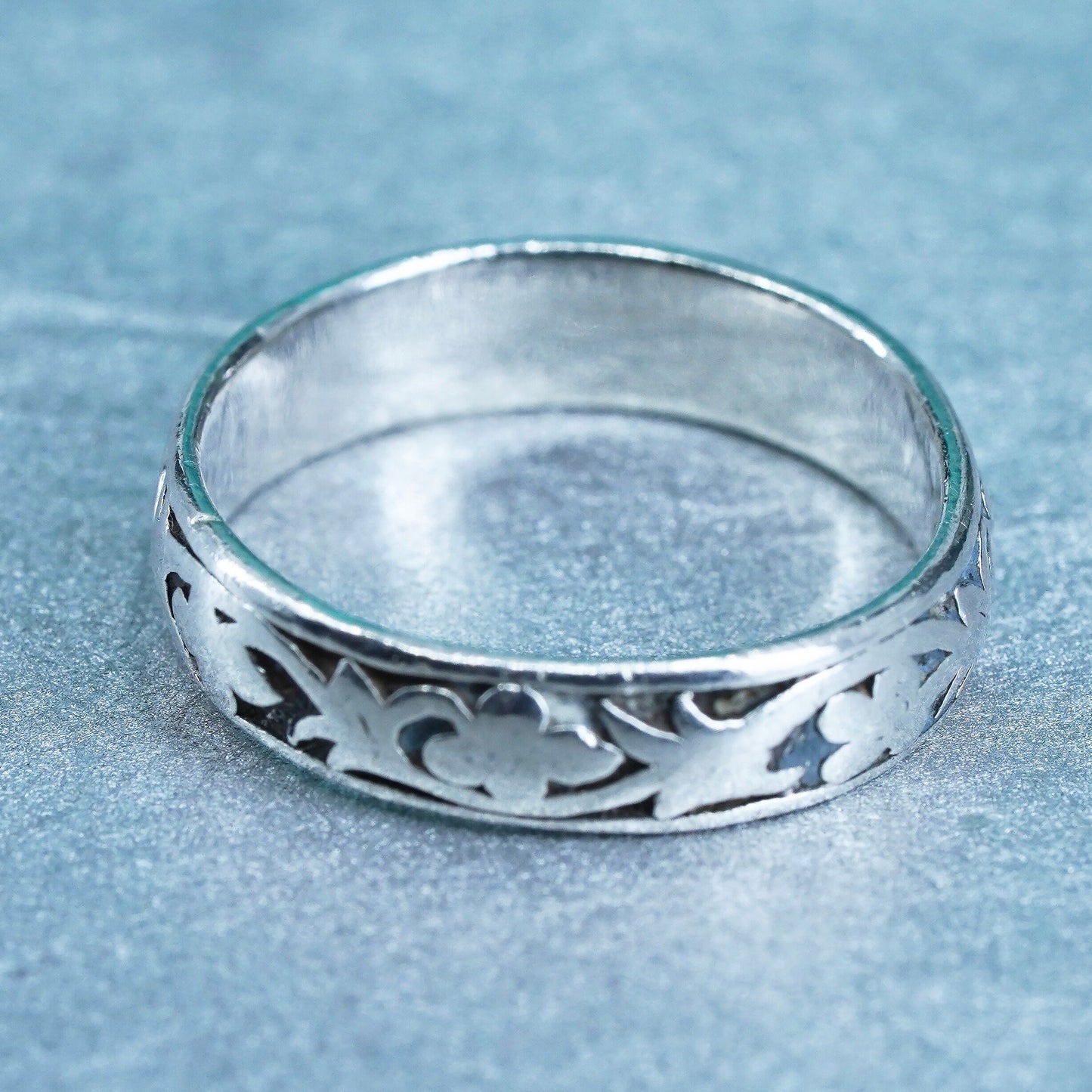 Size 7, vintage southwestern Sterling 925 silver handmade ring, textured band