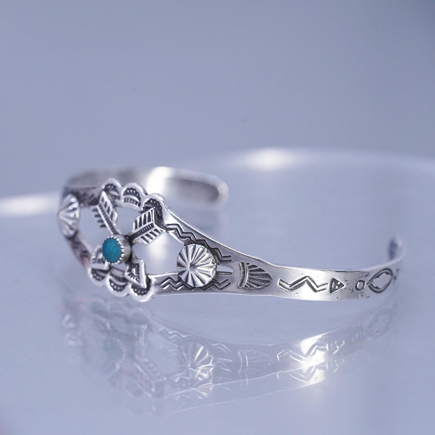 6.25”, Navajo Native American Sterling 925 silver bracelet arrow cuff turquoise