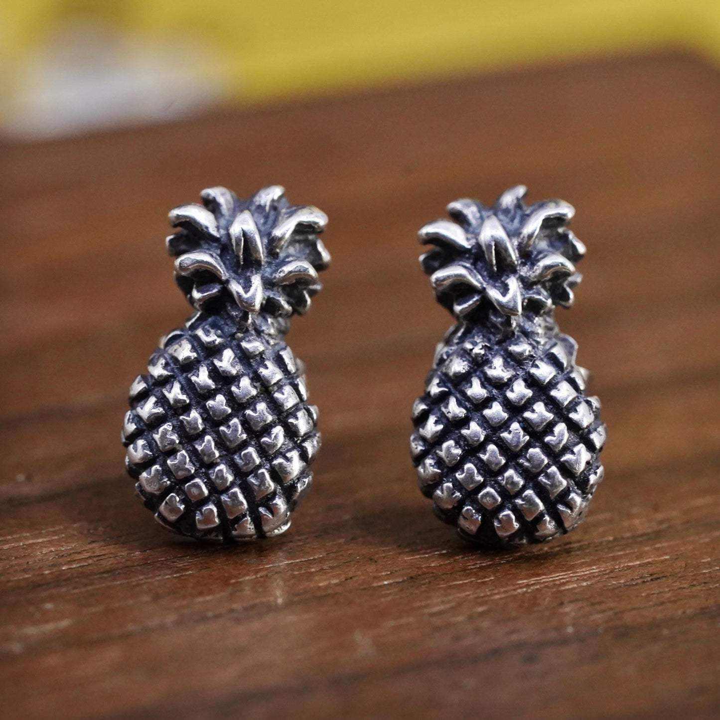 VTG Native American southwestern Sterling silver earrings, 925 pineapple studs