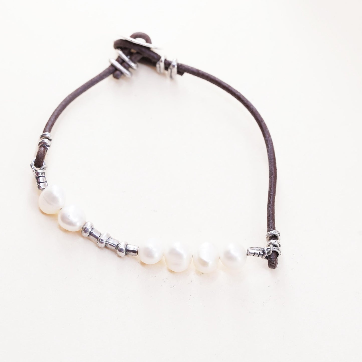 7", Vintage Silpada 925 Sterling Silver Pearl on Leather Button Clasp Bracelet