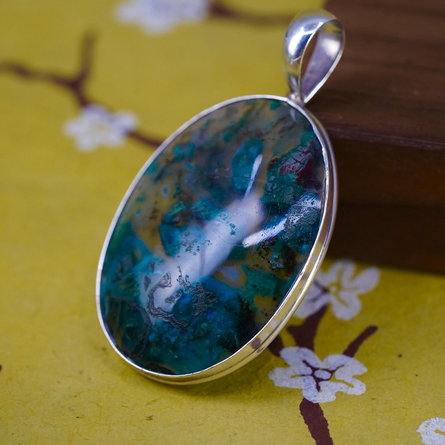 Southwestern Sterling 925 silver handmade oval pendant with moss agate