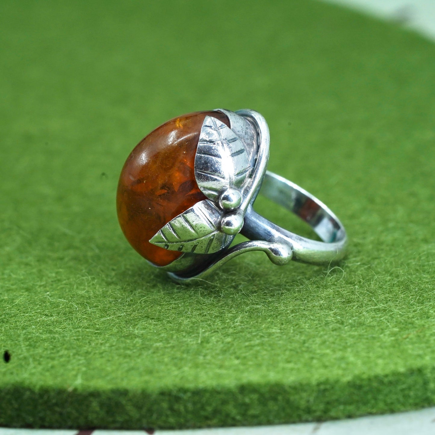 Size 6, vintage sterling 925 silver handmade ring with oval amber and leaves