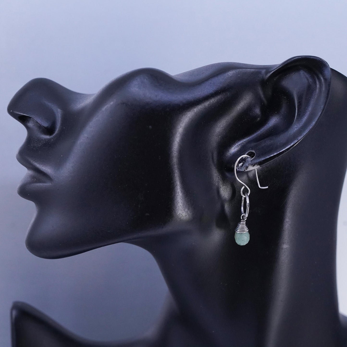 Vintage handmade Sterling 925 Silver Earrings, 925 circle with teardrop jade