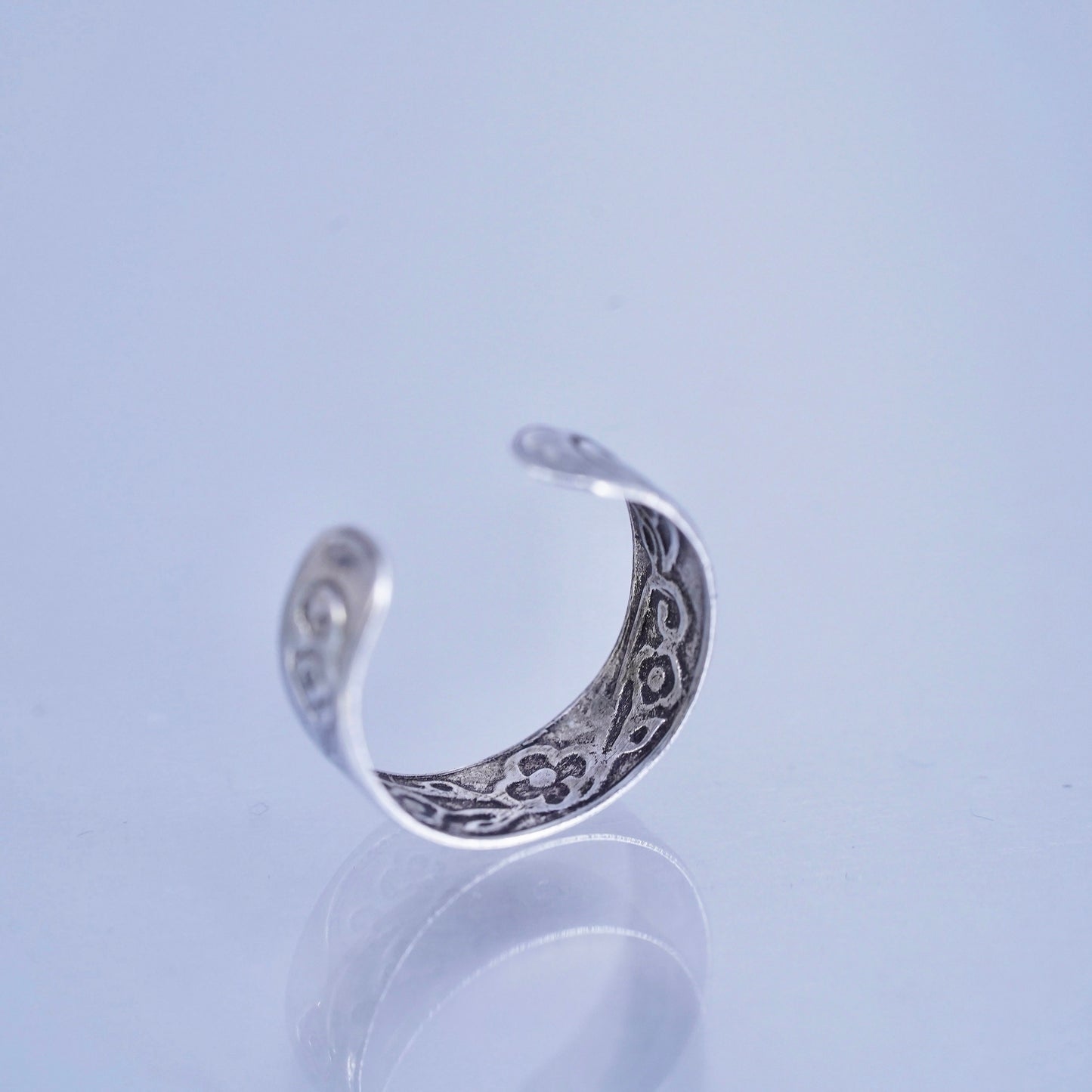 Size 3.5 vintage southwestern Sterling 925 silver handmade ring, textured band