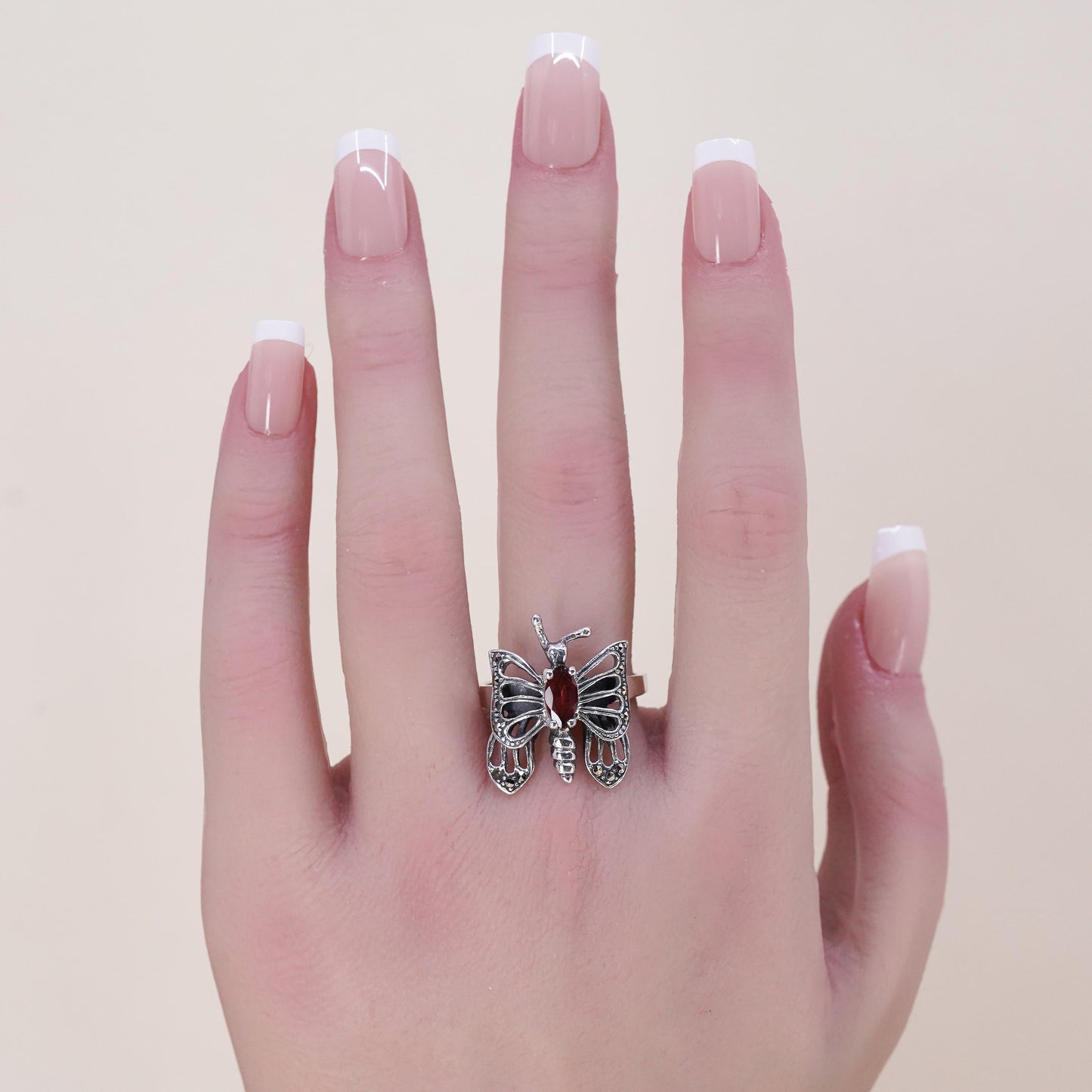 Size 9, VTG Sterling silver ring, 925 filigree butterfly band marcasite garnet