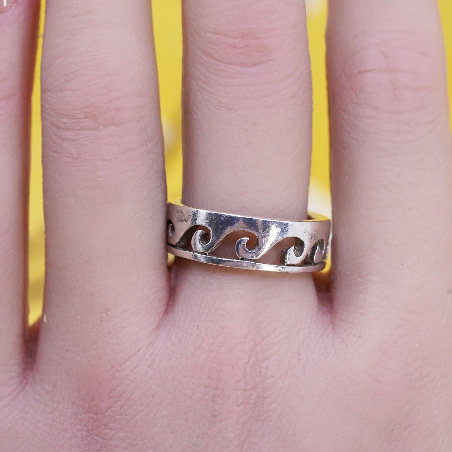 Size 8, vintage southwestern Sterling silver ring, 925 wavy wave cutout band