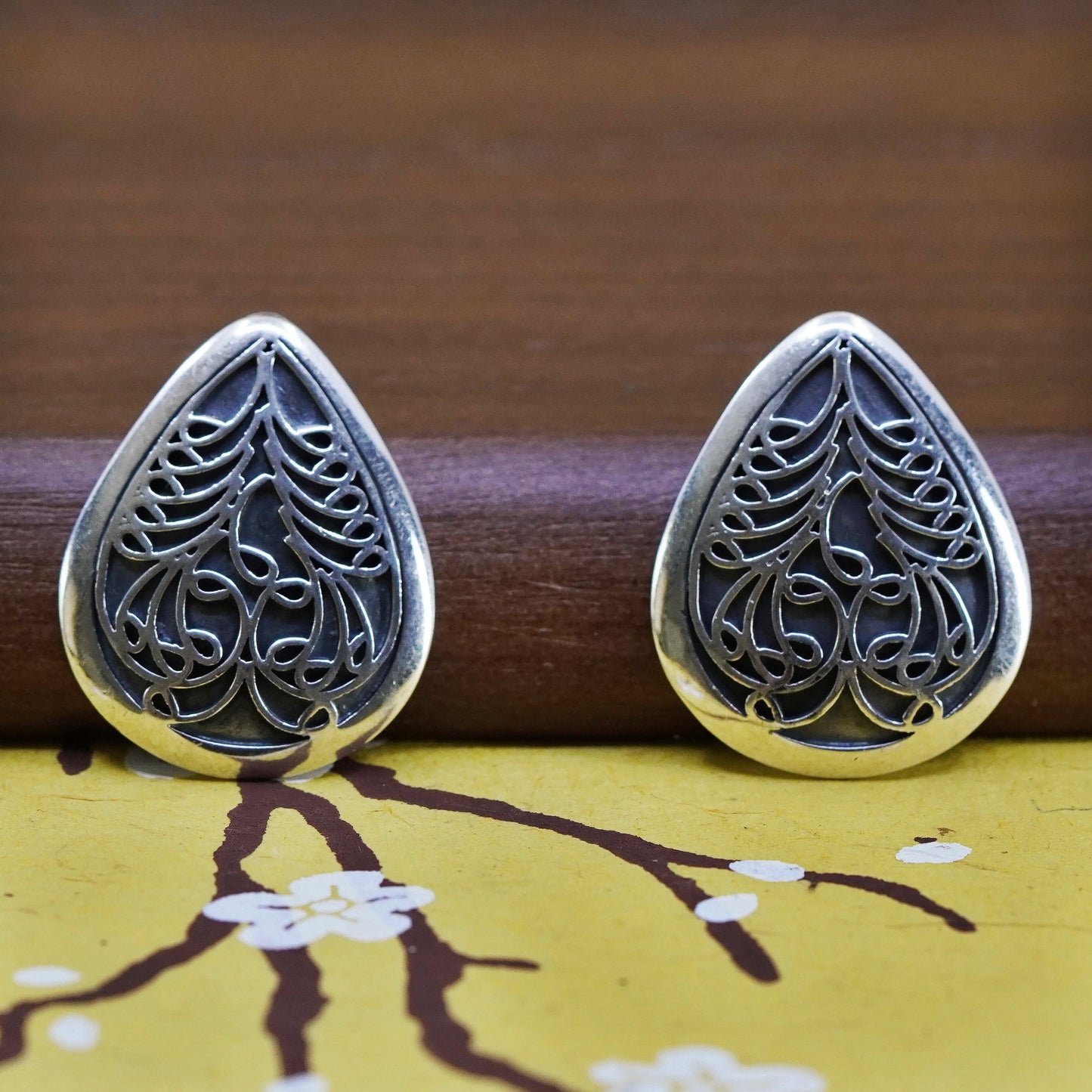 Southwestern Sterling 925 silver handmade filigree teardrop earrings