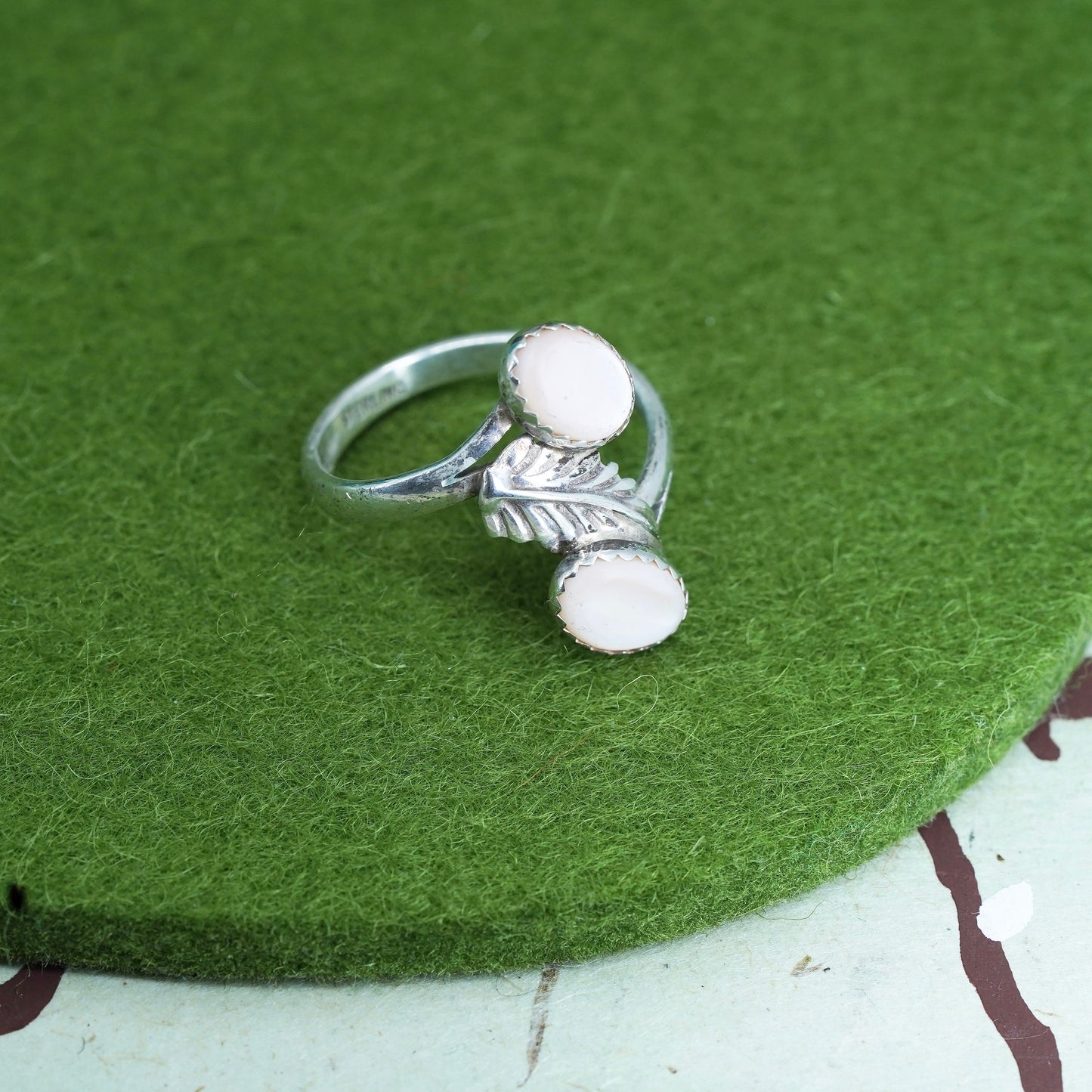 Size 7, Native American sterling silver 925 handmade ring with mother of pearl