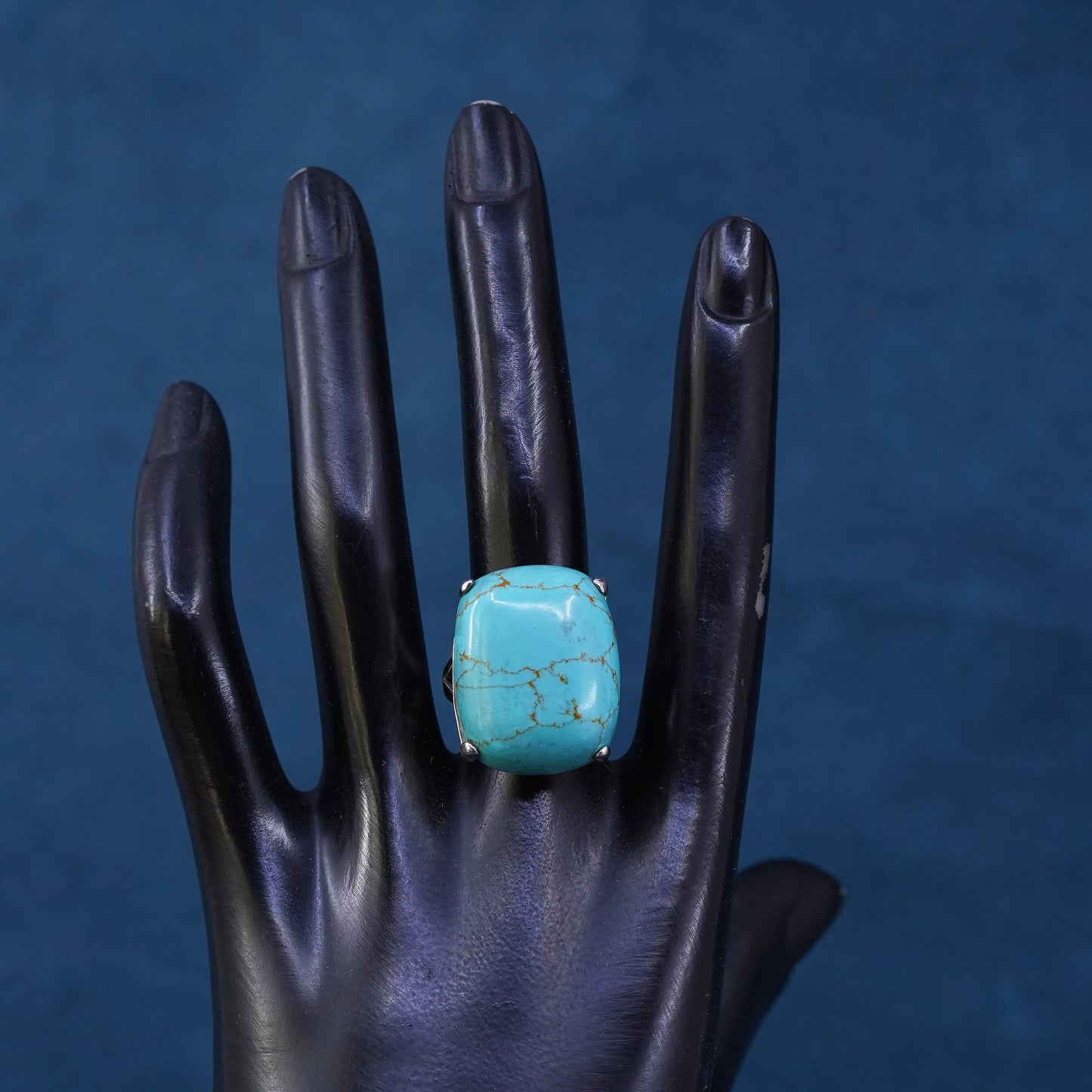 Size 8, vintage Sterling 925 silver handmade ring with turquoise
