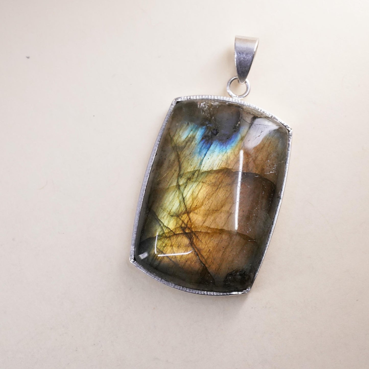 Vintage Sterling 925 silver handmade pendant with rectangular labradorite