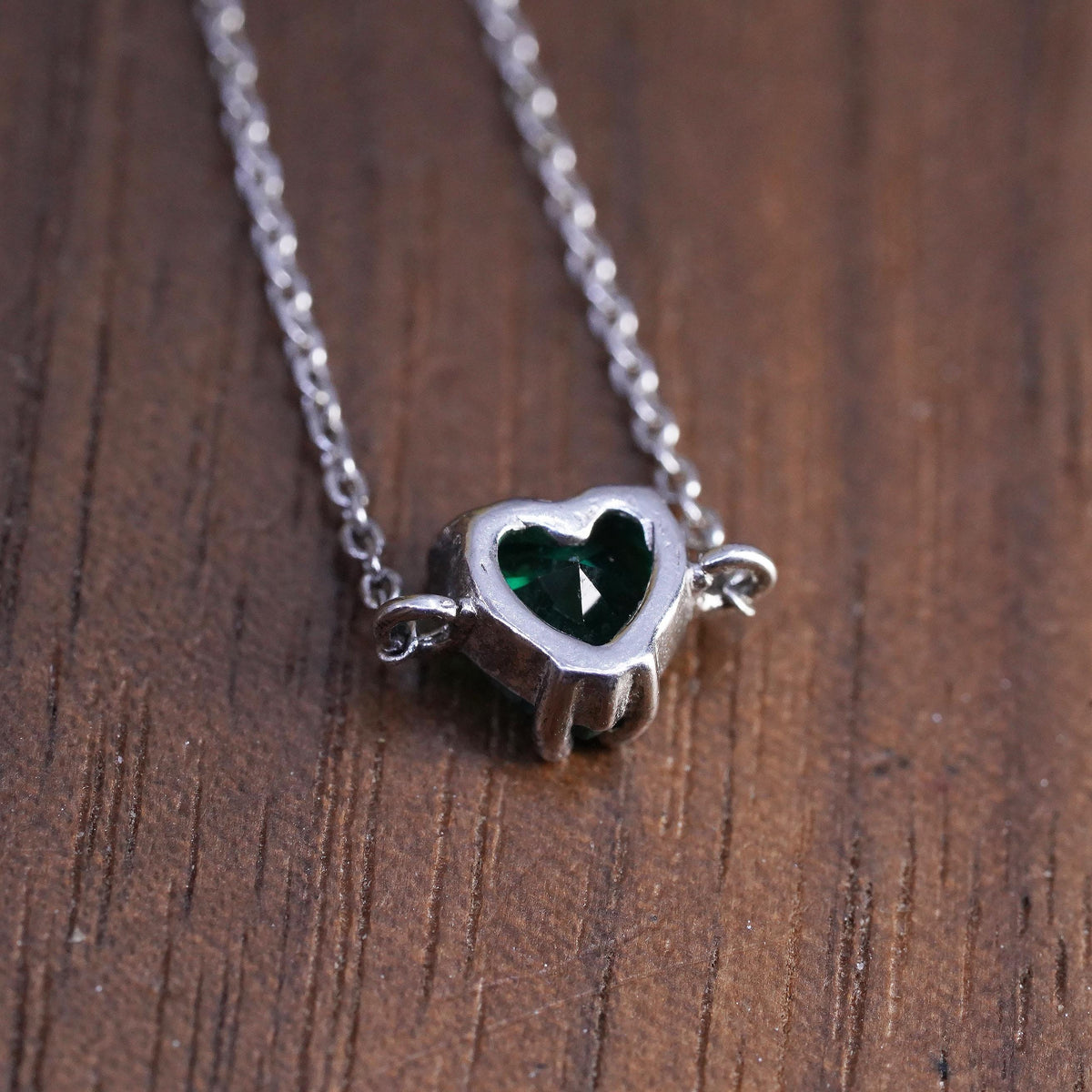7.5", vintage sterling silver bracelet, 925 thin chain with crystal green heart
