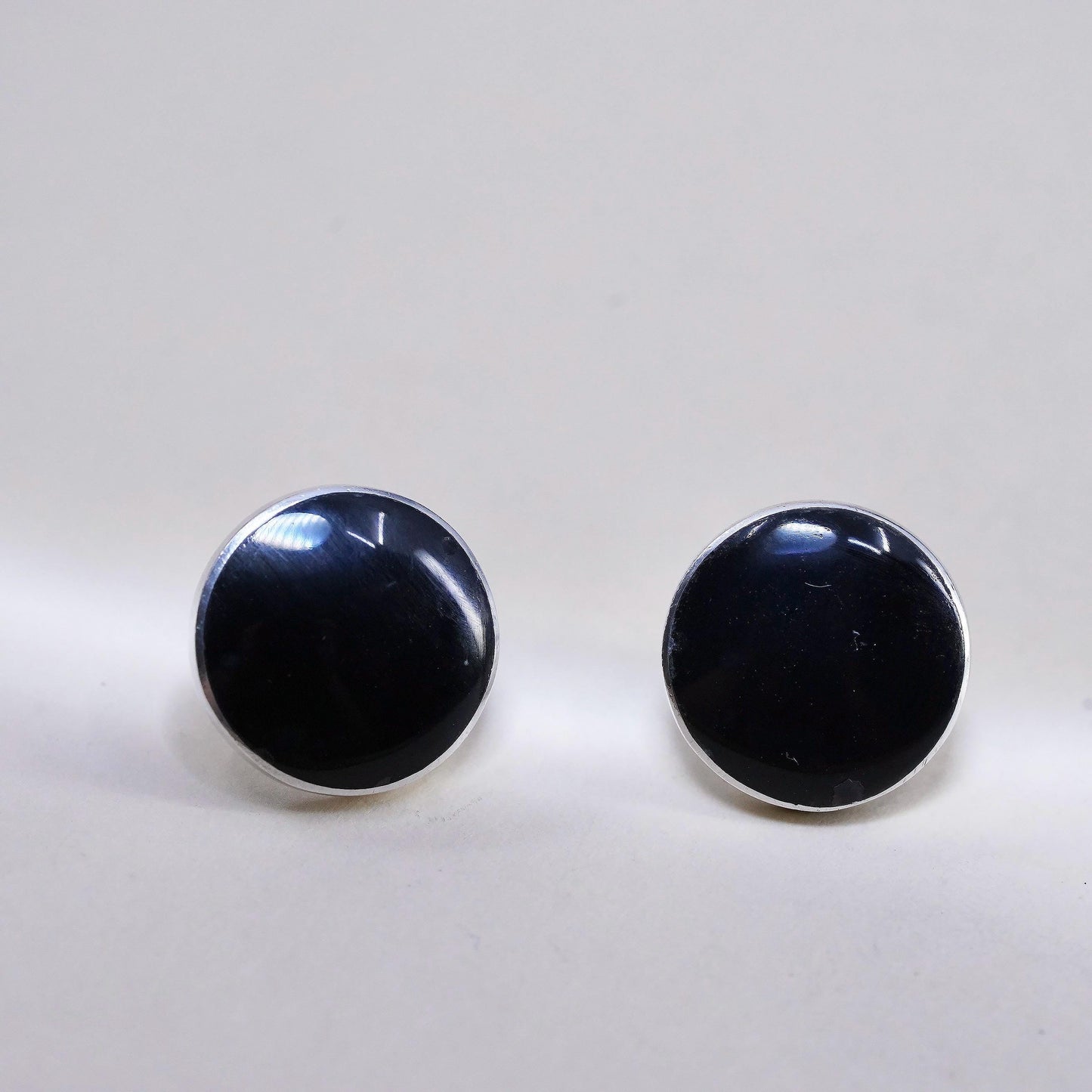 Vintage southwestern Sterling silver handmade earrings, 925 round studs w/ onyx