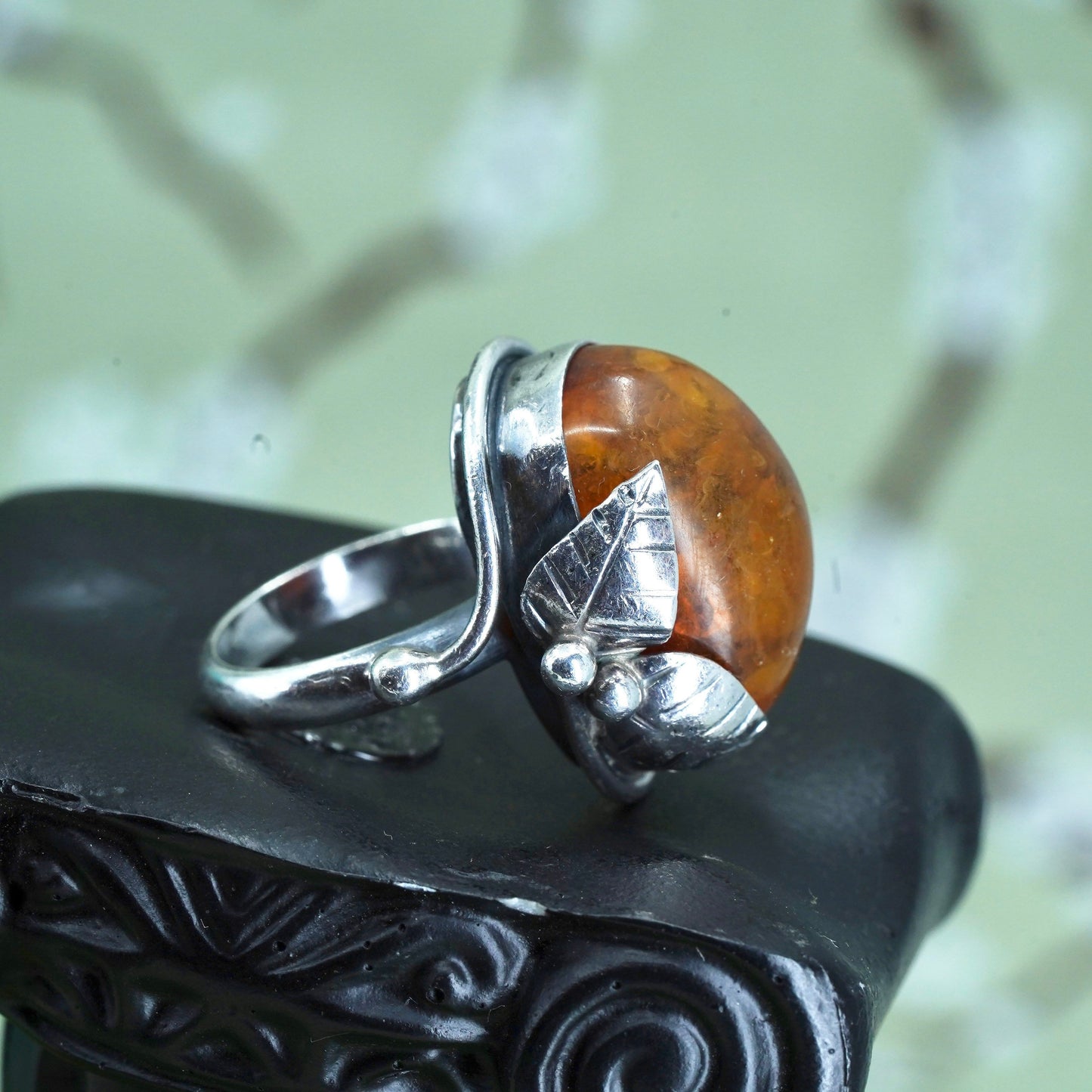 Size 6, vintage sterling 925 silver handmade ring with oval amber and leaves