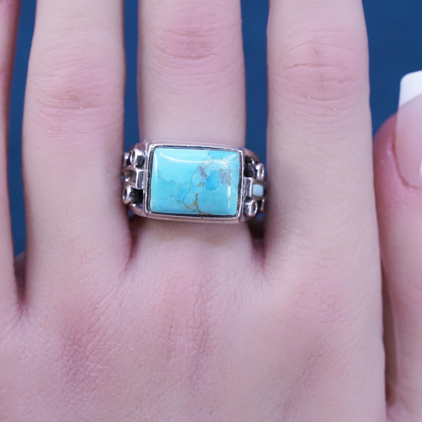 Size 7, vintage Sterling 925 silver handmade ring with turquoise