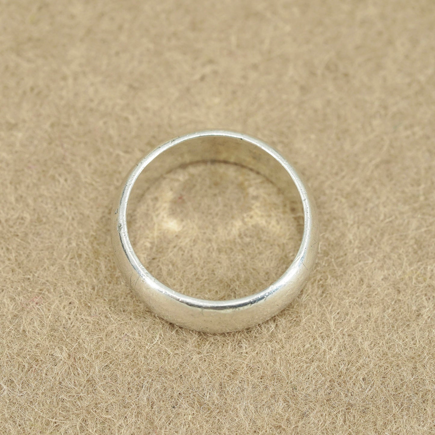 Size 8.75, vintage southwestern Sterling 925 silver wedding ring, band