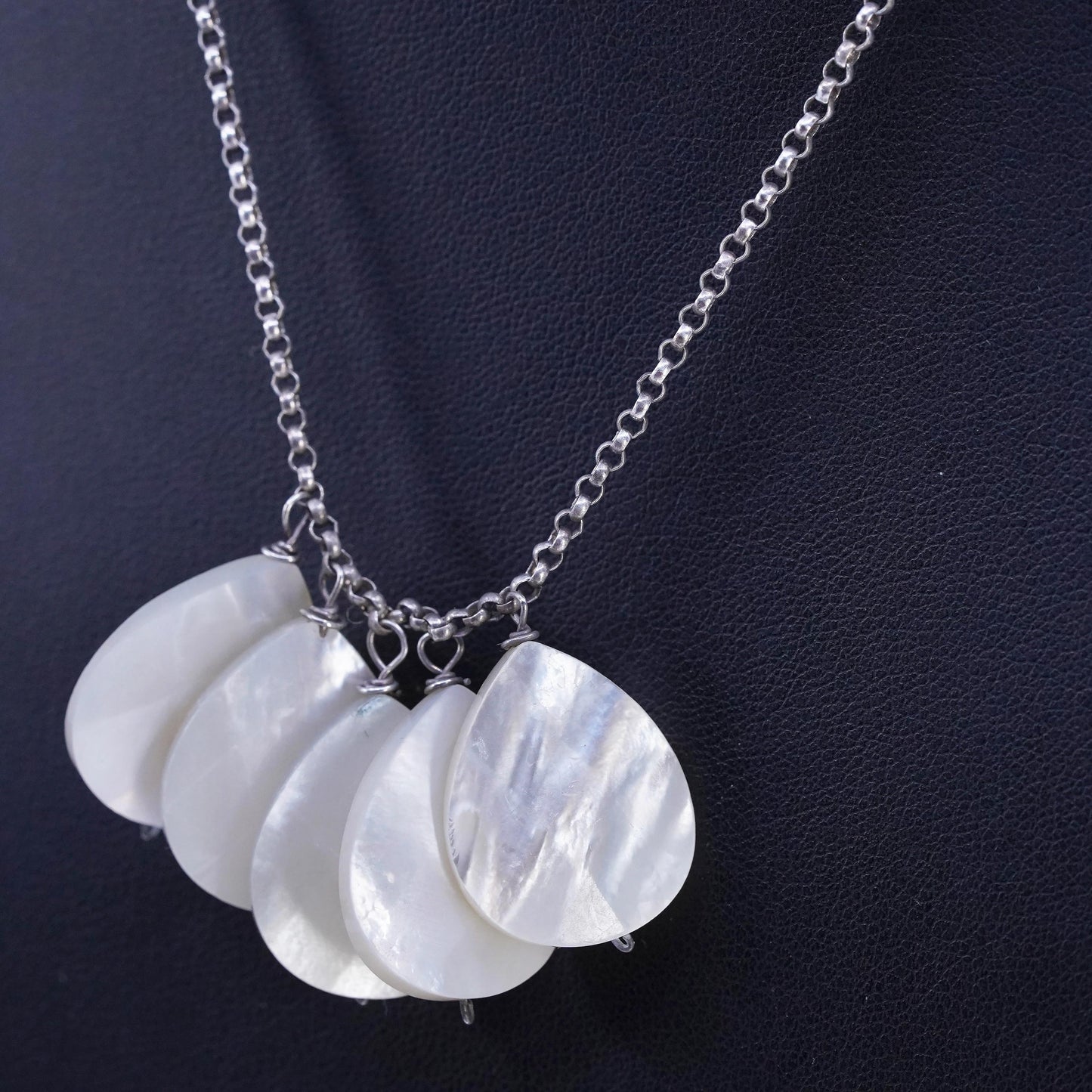 16", Sterling 925 silver circle necklace with mother of pearl teardrop pendants