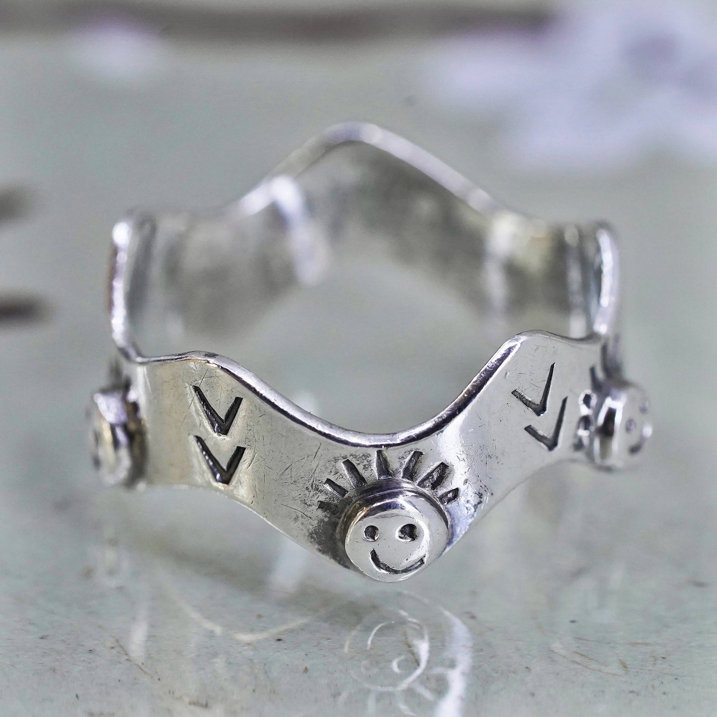 Size 6.75, veg sterling silver handmade ring, 925 wavy band with smiley face