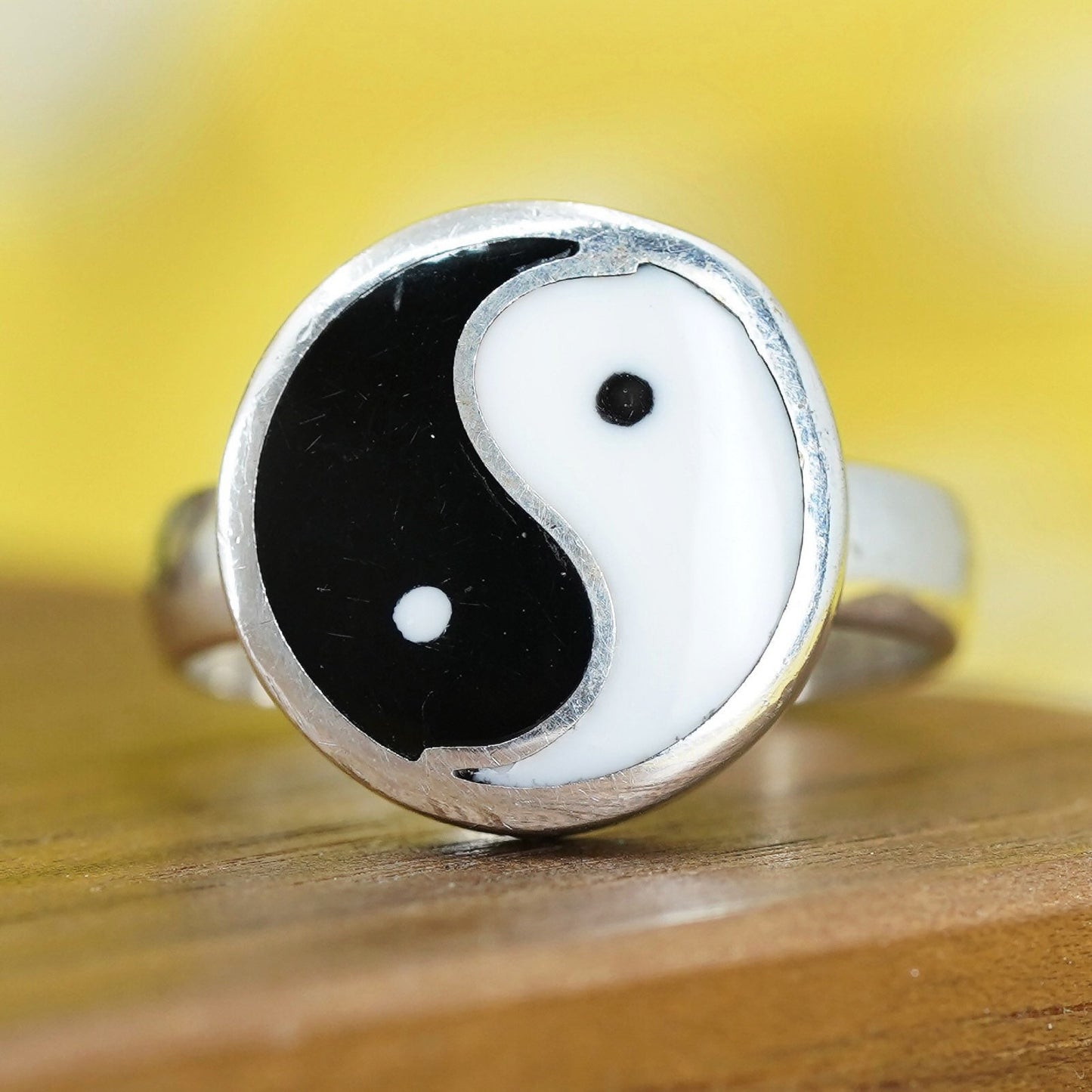 Size 8, vintage Sterling silver handmade ring, mexico 925 band yin Yang inlay