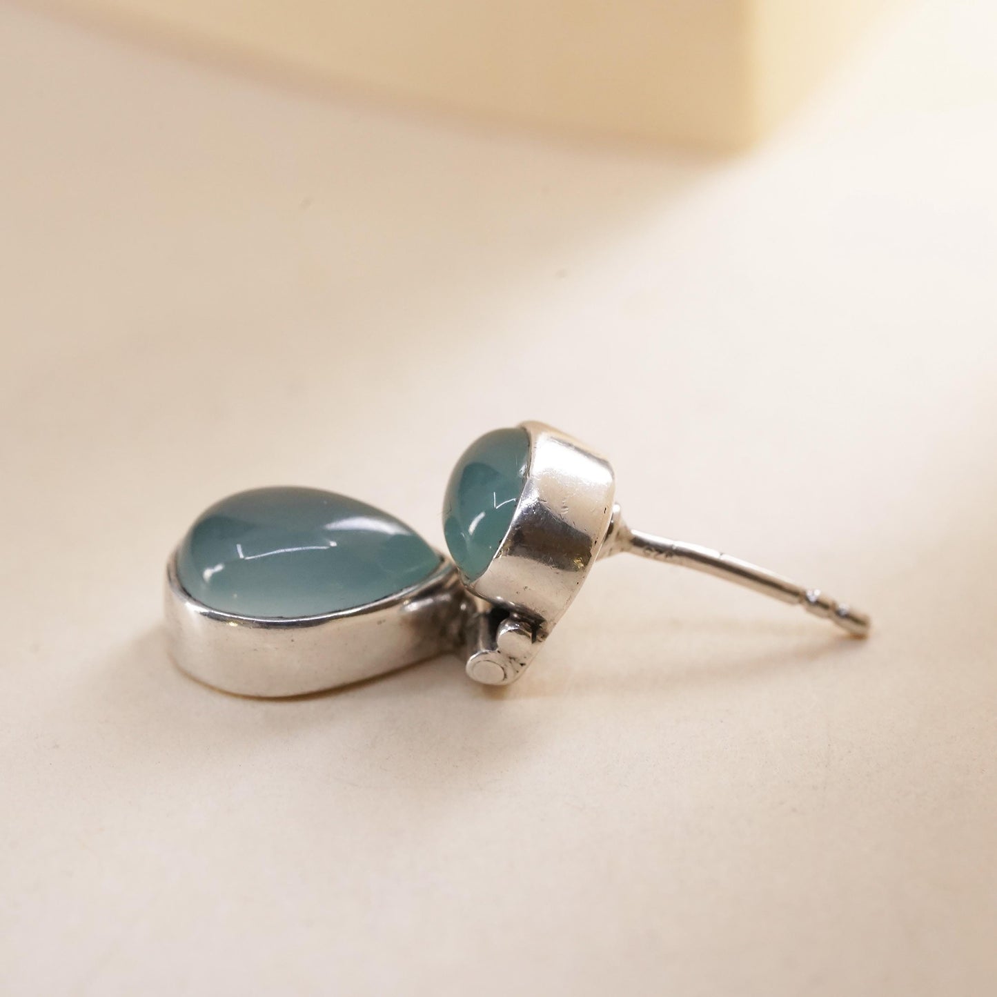 Vintage handmade single earring. Sterling 925 silver teardrop stud with jade