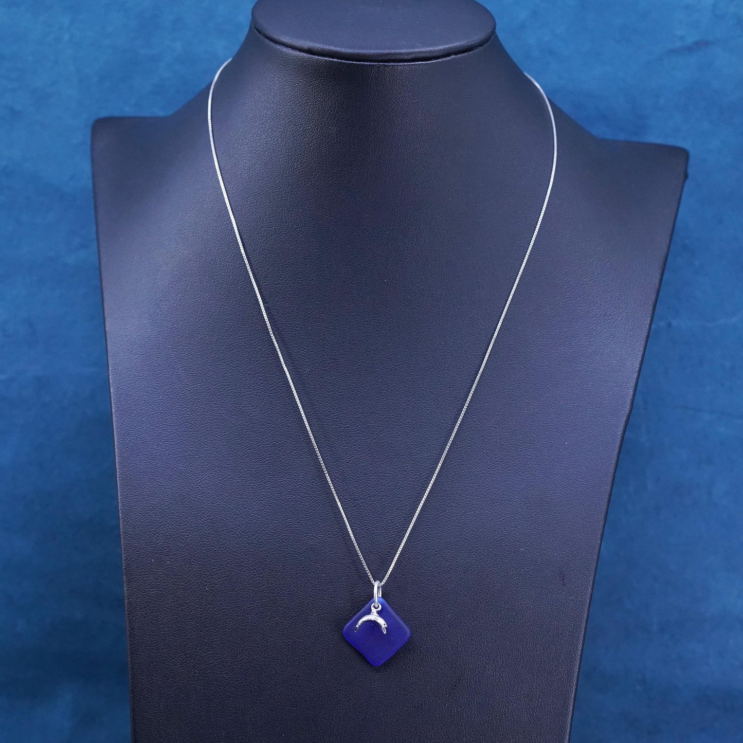 18”, Vintage Sterling silver 925 pendant, sea washed glass with dolphin charm