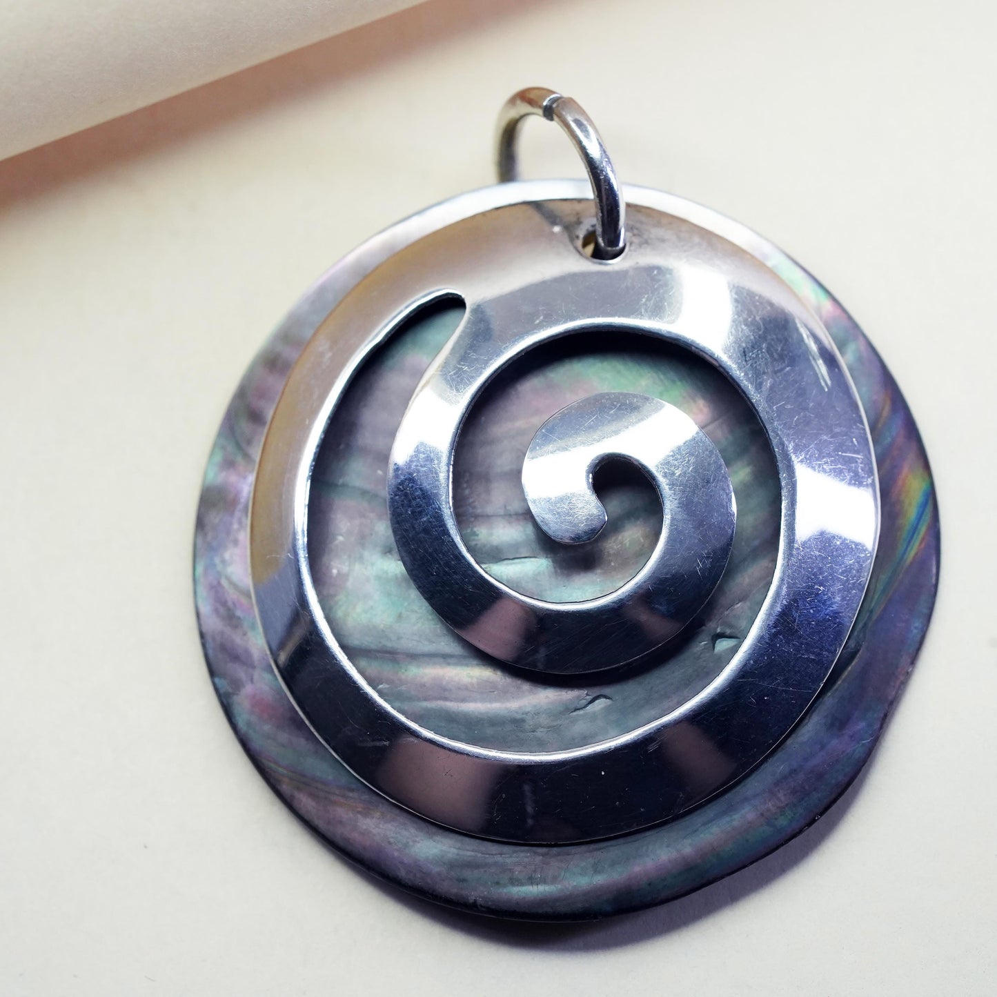 Vintage sterling 925 silver handmade circle spiral pendant with abalone