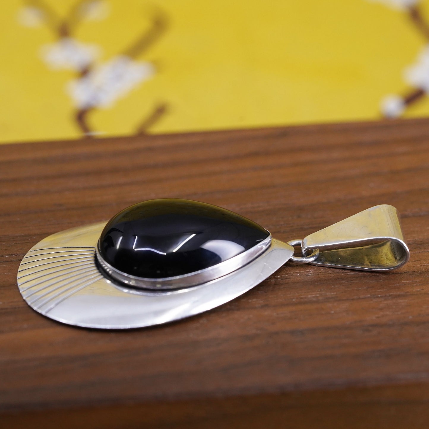Vintage Native American Sterling silver pendant, Mexico 925 teardrop black onyx