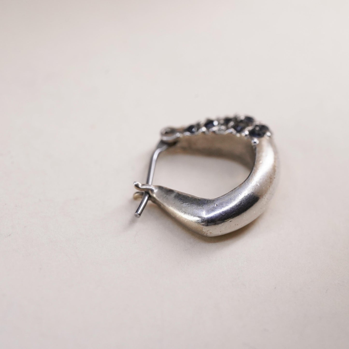 0.5", Vintage sterling silver loop single earring, fashion minimalist hoop onyx