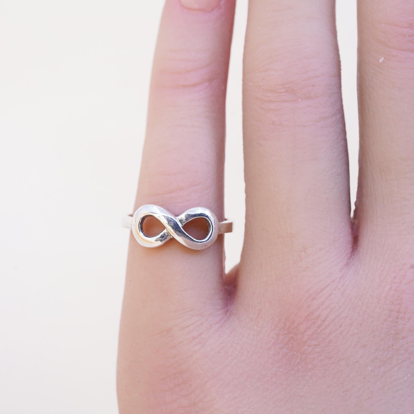 Size 5.25, VTG Sterling silver handmade ring, stackable 925 infinity loop band