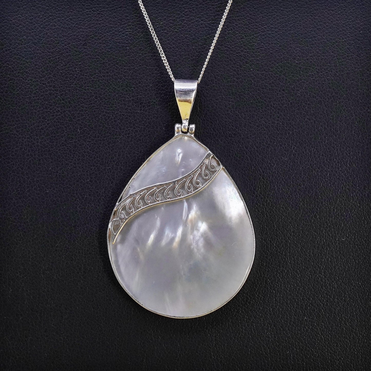 Vintage Sterling 925 silver handmade pendant with teardrop mother of pearl