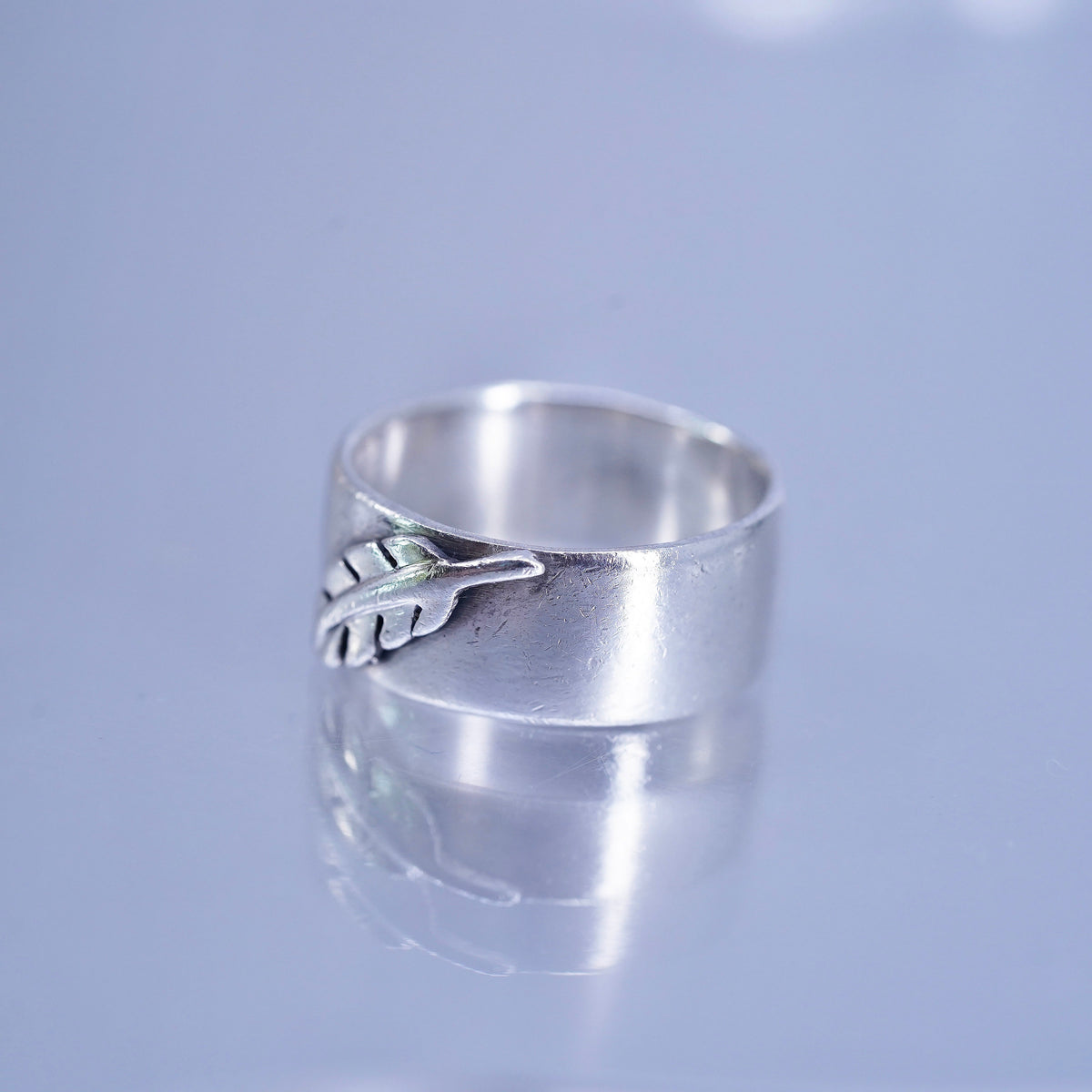 Size 7, vintage southwestern Sterling 925 silver handmade ring, leaf wide band